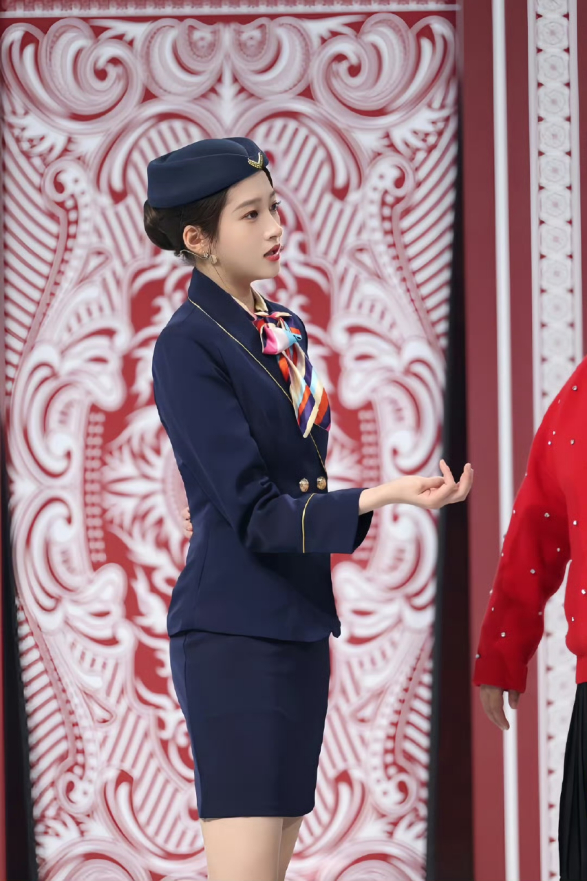 关晓彤空姐制服装宣传电影《浪漫天降#娱乐最前沿# #每日娱乐播报