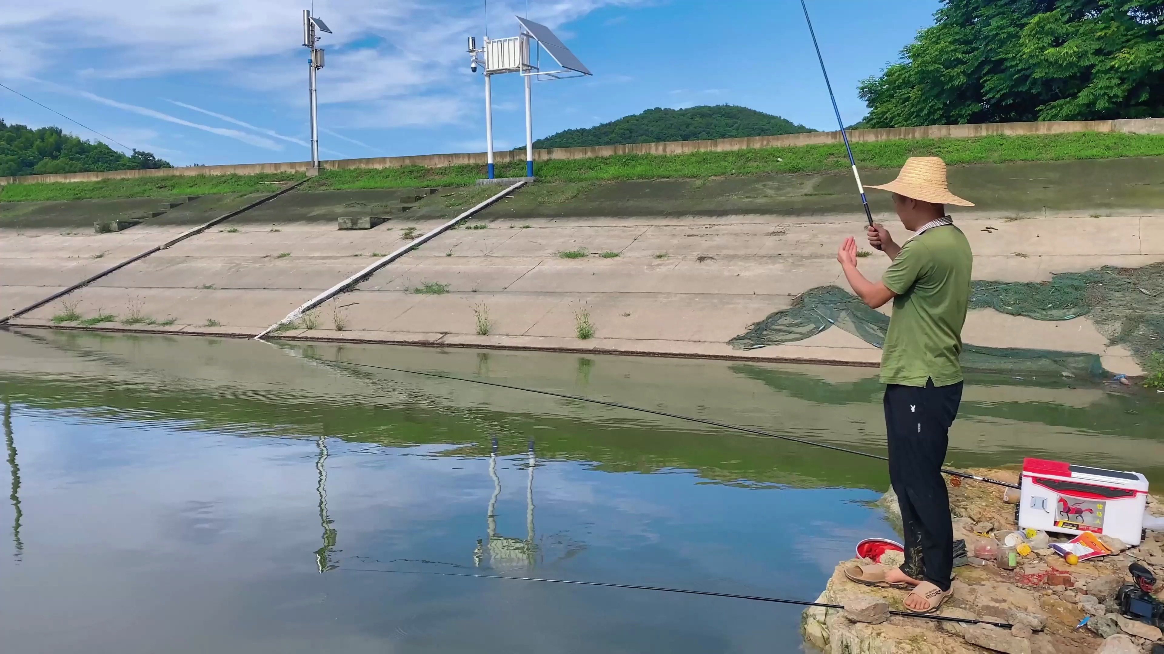 闲暇时光跟大哥水库钓鱼,今天没有放空,还钓了几条