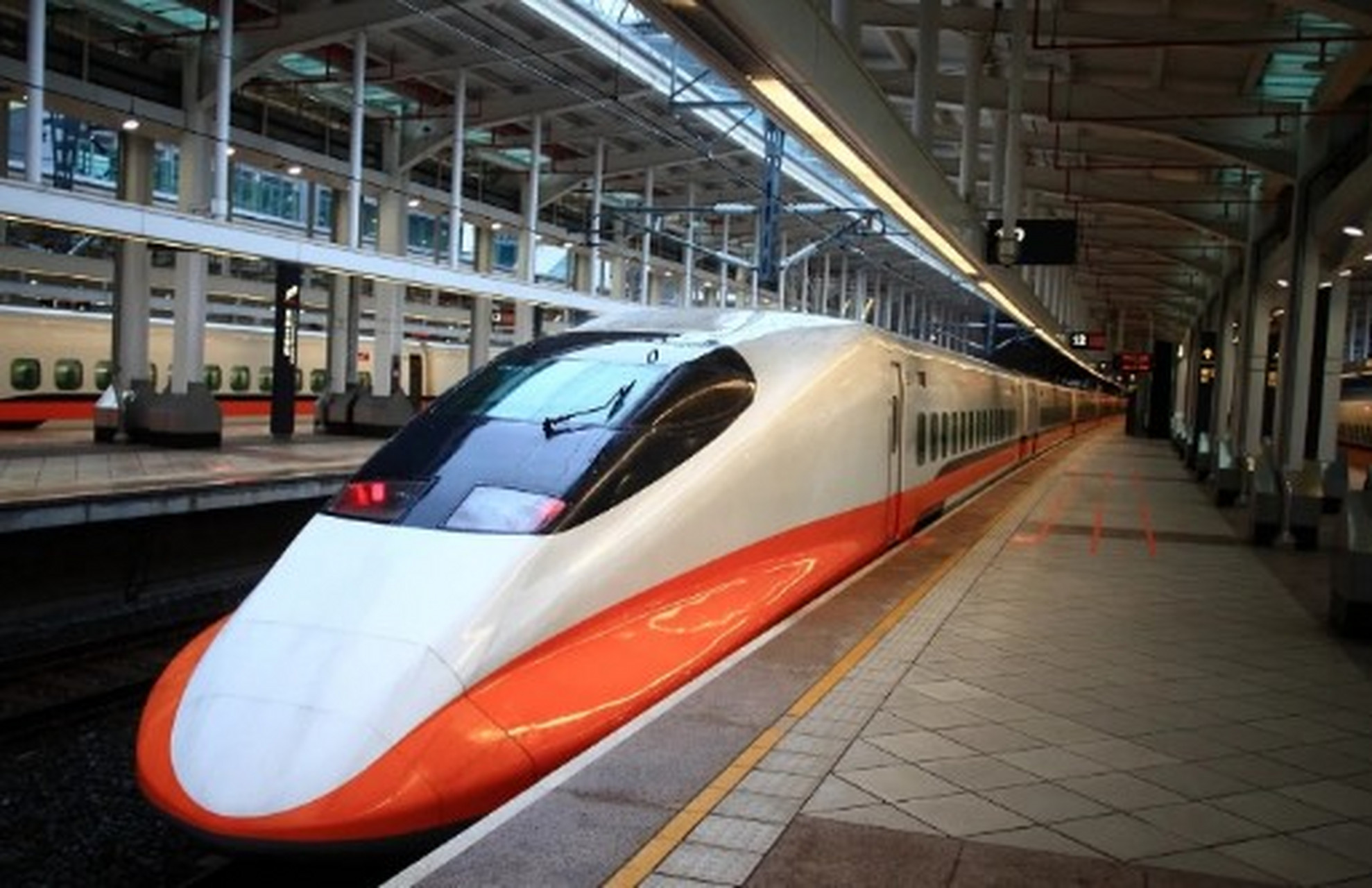 却太心高气傲!  印度高铁通车的胜利背后隐藏着一个令人痛心的故事.