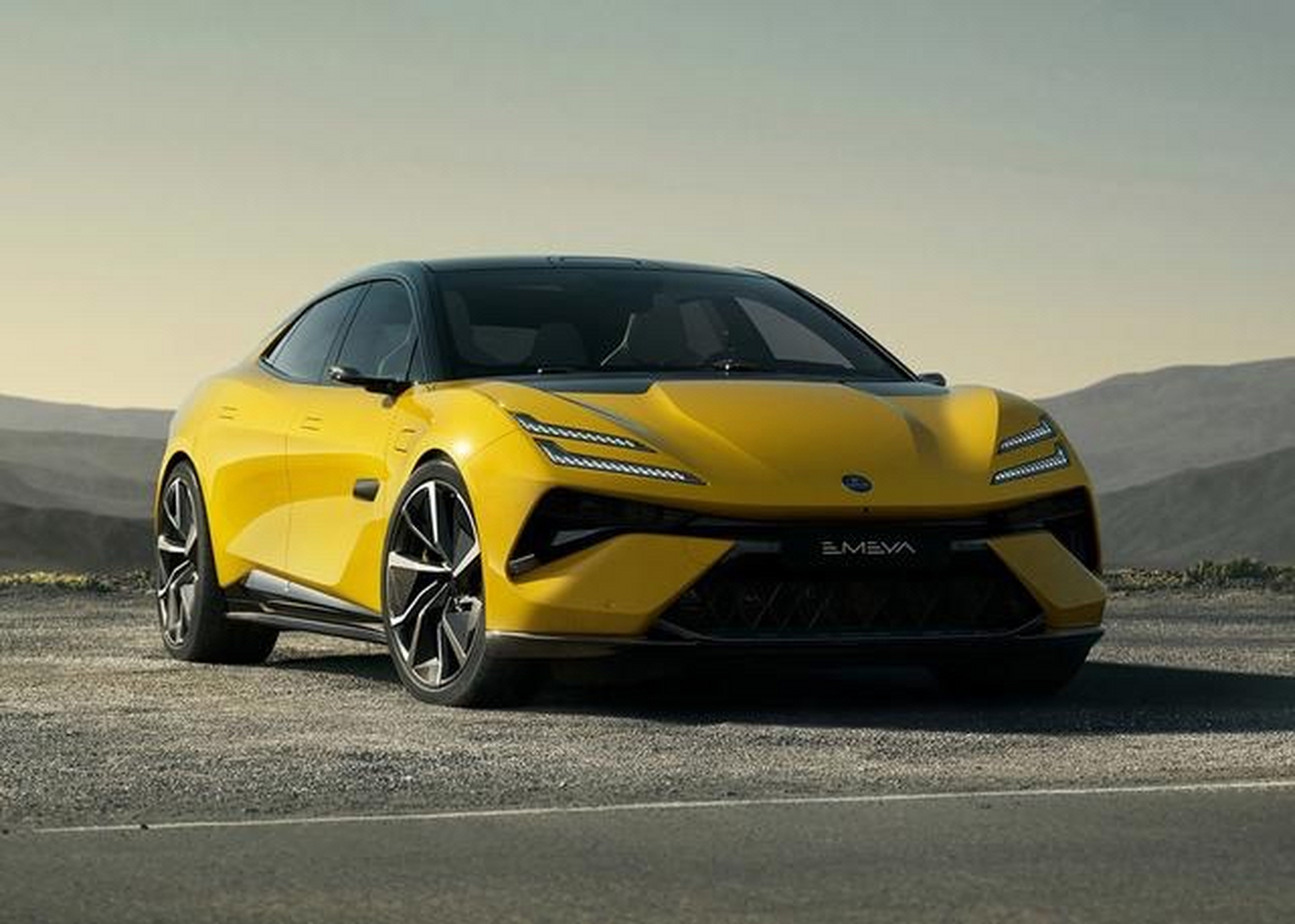 百家新收益# 路斯特全新四门轿跑发布,无框车门,电尾翼,2 2座椅,续航