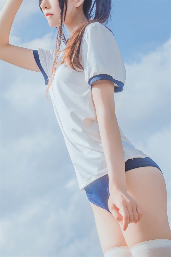 罗莉风COS 桜桃喵 – 户外体操服 [24P/232MB]