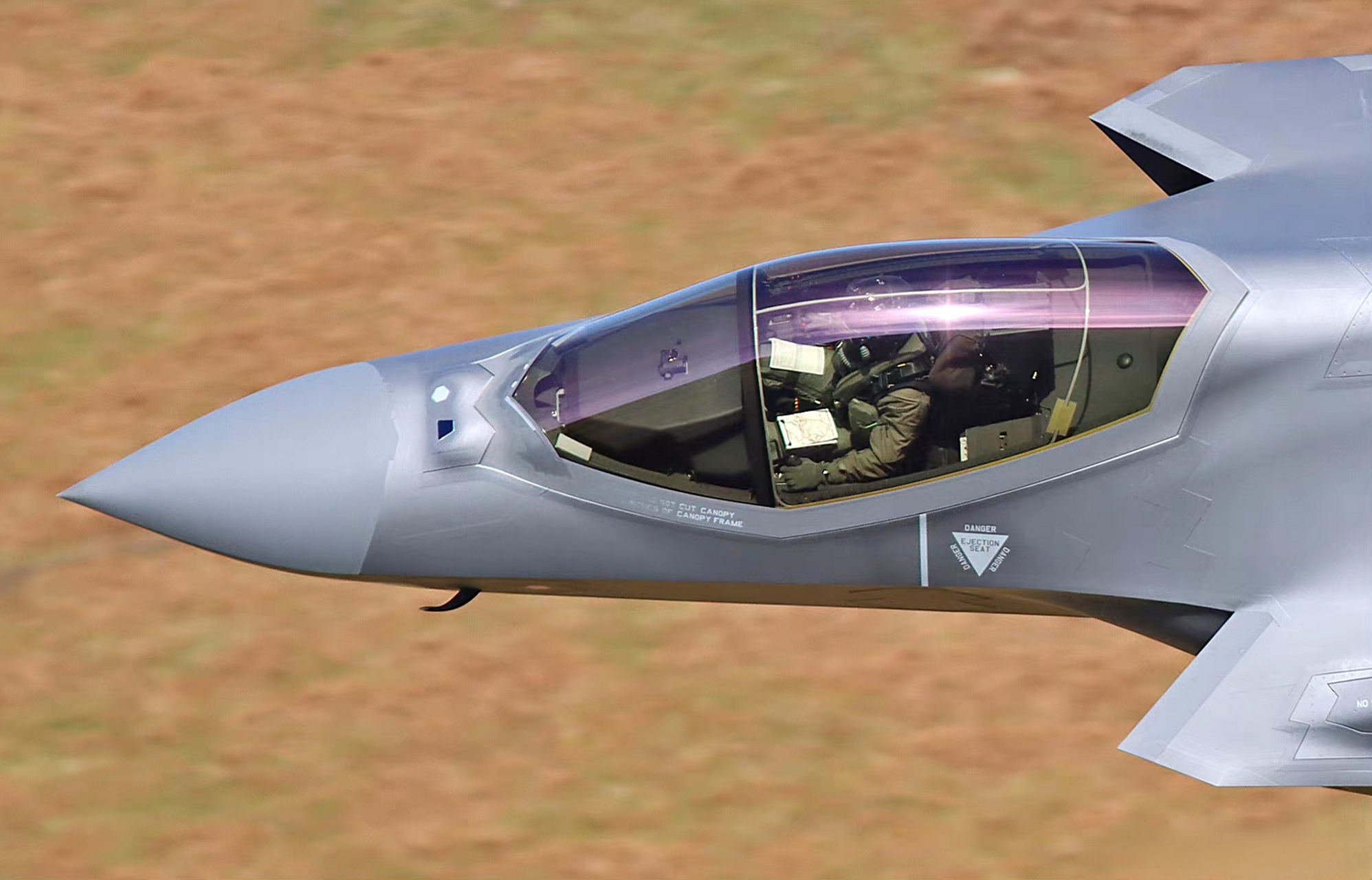 f-35与歼20机头对比[吃瓜]