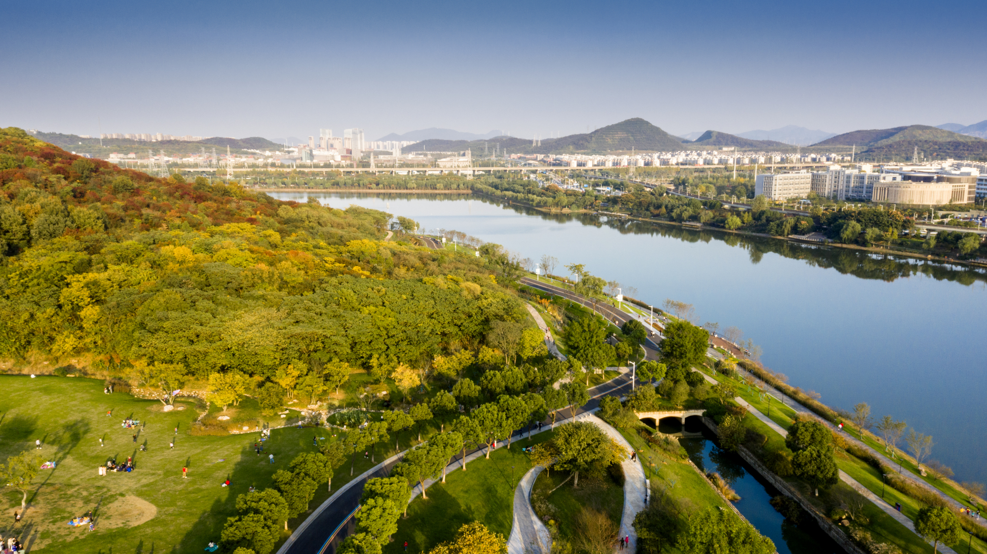 南京最姜的季节,在这个充满诗情画意的季节里羊山公园描绘自然美