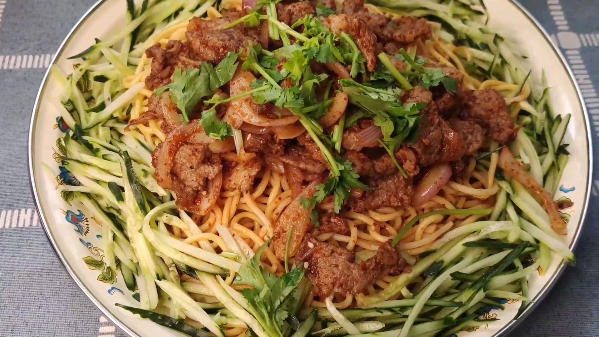新疆黄面烤肉 只需要几个步骤 在家一次性吃过瘾