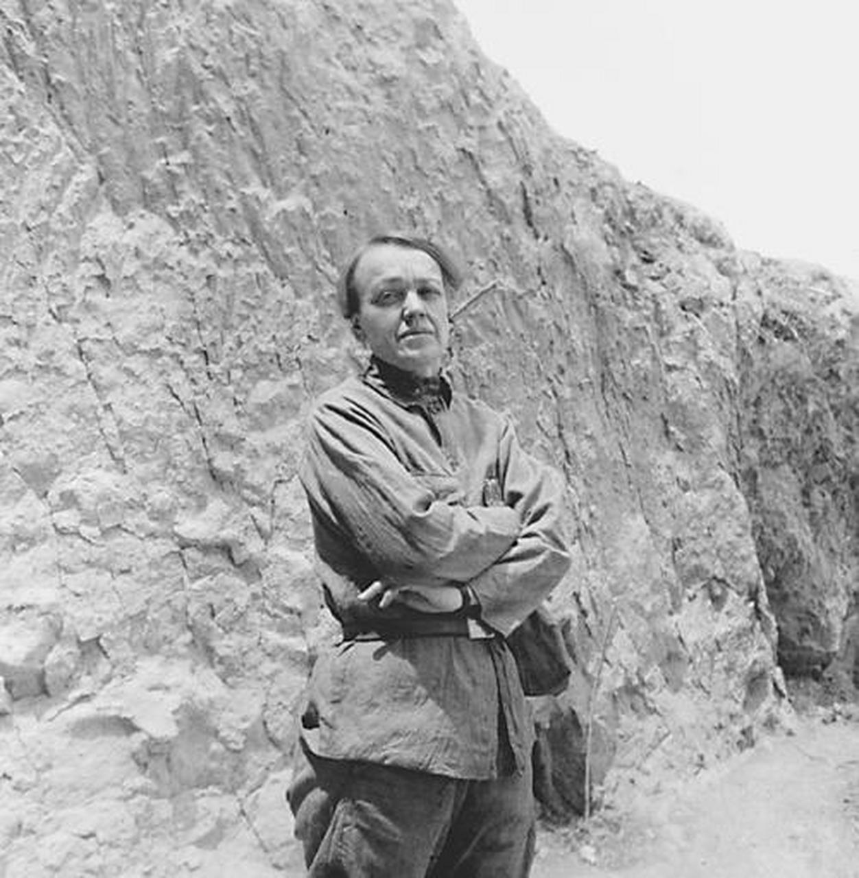 史沫特莱女士在听朱老总讲诉自己童年时,"时时不由得无法写下去",因为