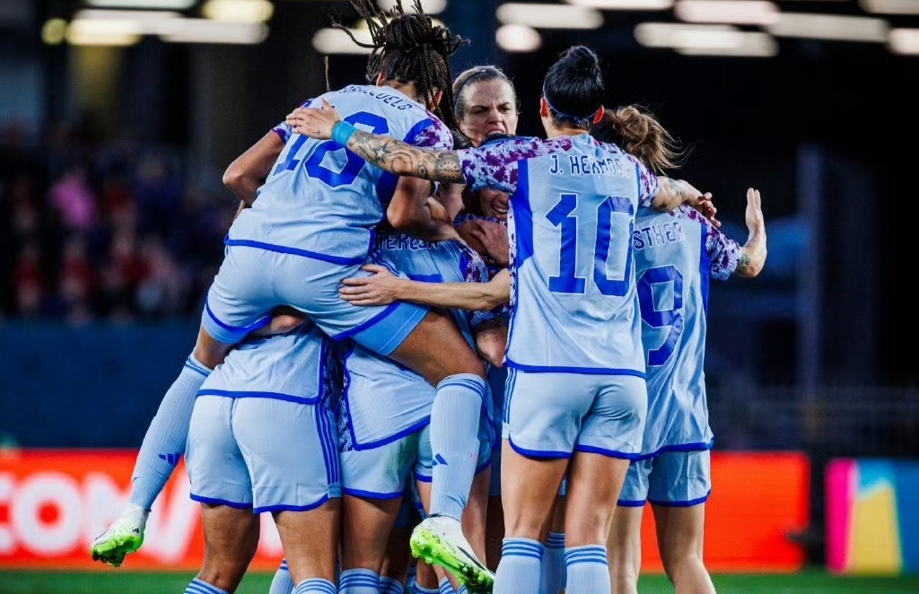 西班牙5-1瑞士:创最佳乌龙球,赛后西班牙称必复仇日本将其淘汰