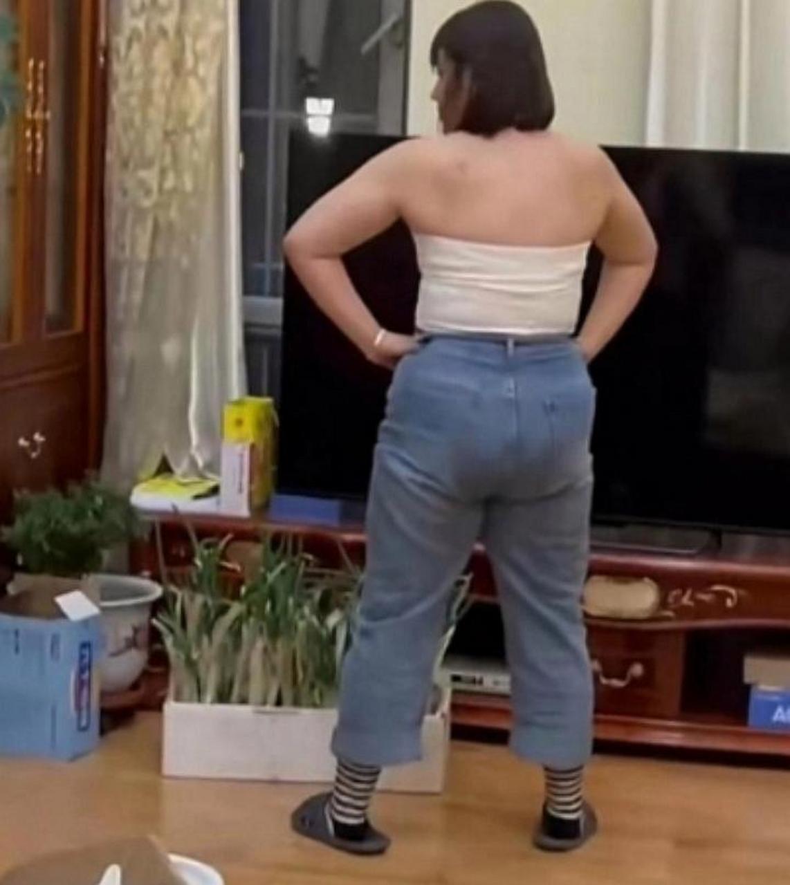 我第一次觉得虎背熊腰也可以去形容一个女人