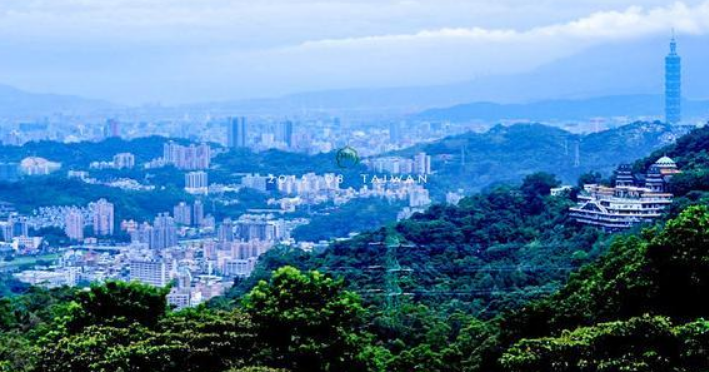 猫空是台湾茶叶产地,坐缆车可以俯瞰整个台北,是欣赏夜景的胜地