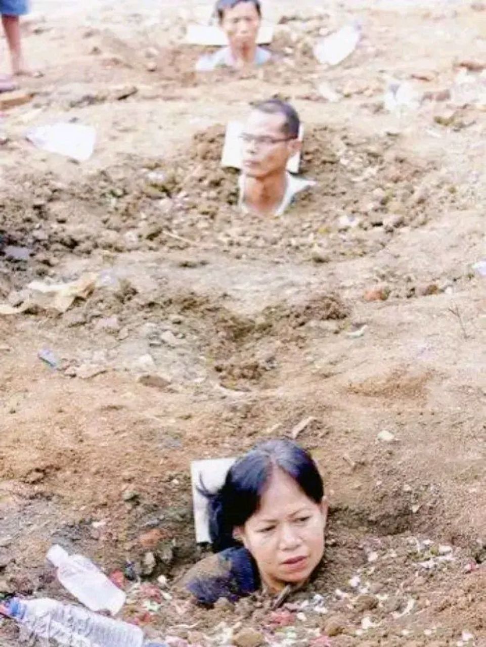 还有人记得1998年印尼华人大屠杀的罪行吗?