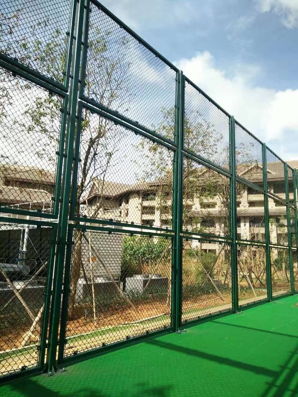 篮球场隔离网护栏网围栏网隔离栅铁丝网厂家安平县