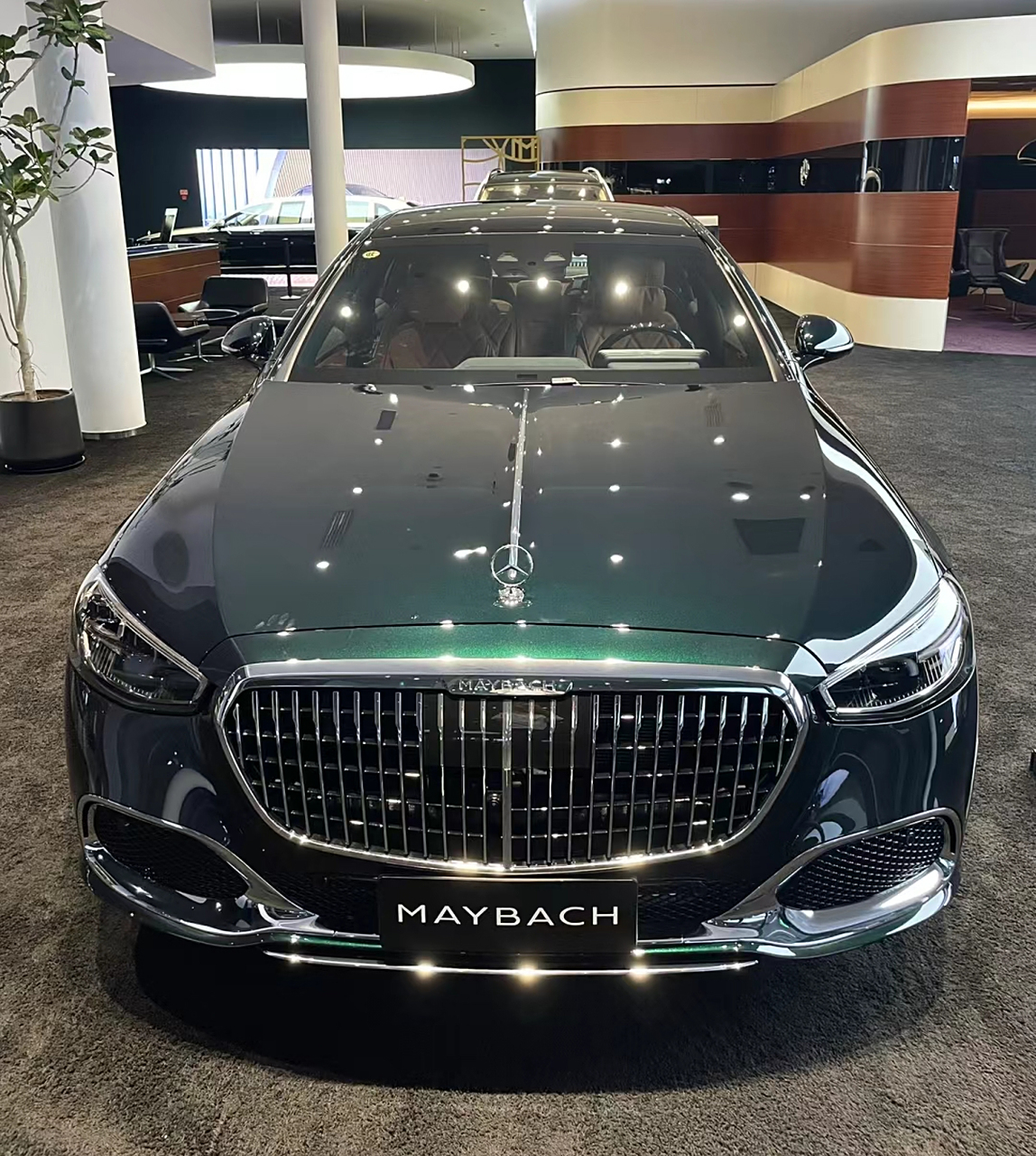 很少见的祖母绿迈巴赫s480,新车落地160个w #丝家车