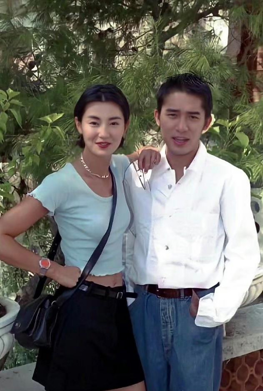 好喜欢张曼玉年轻时这个短发,利落帅气又带点小清纯,好美啊!