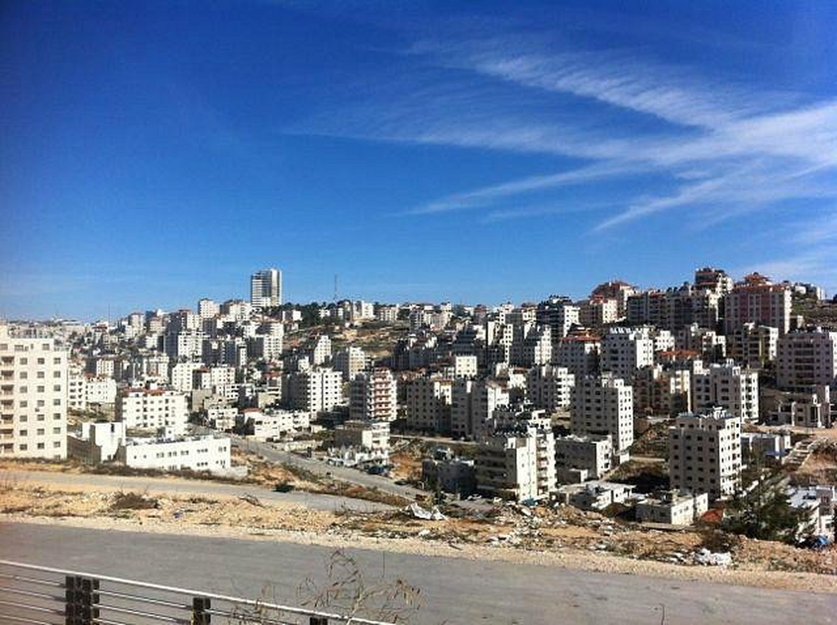 [庆祝]巴勒斯坦临时首都拉姆安拉(ramallah,或译"拉马拉"),阿拉伯语意