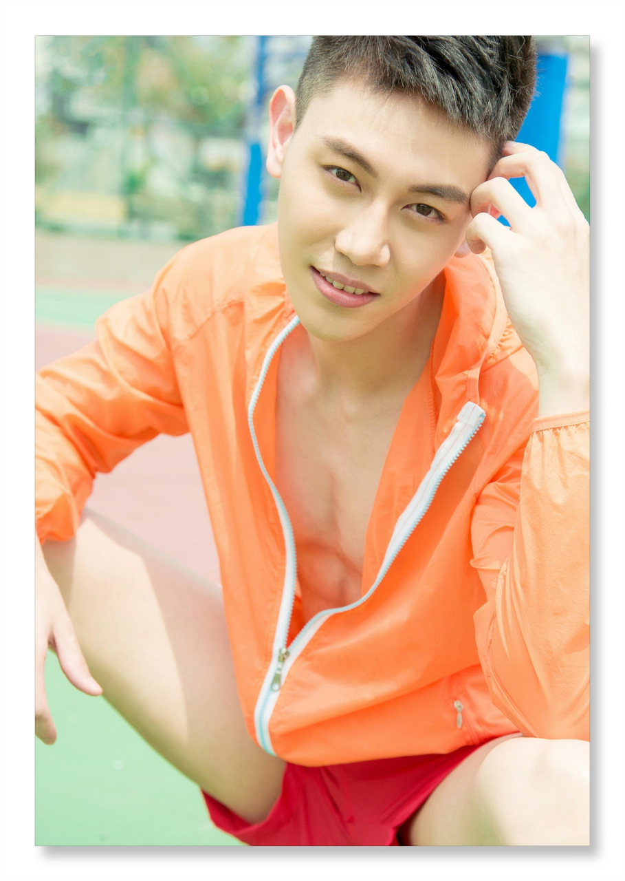 都说玩足球的帅,玩篮球的帅,要我说只要长得帅,无论玩什么球都帅.