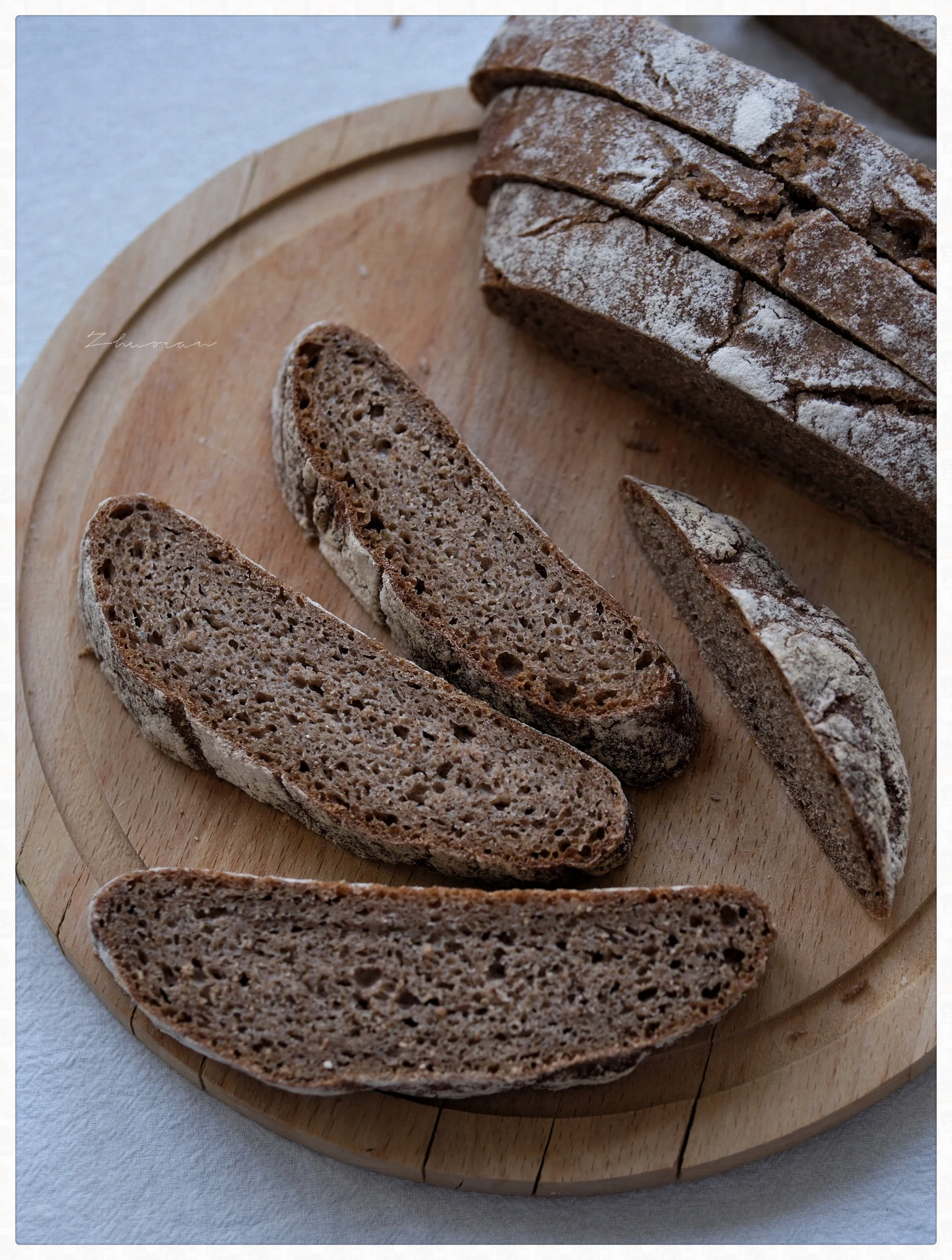 低卡无糖油黑裸麦酸面包