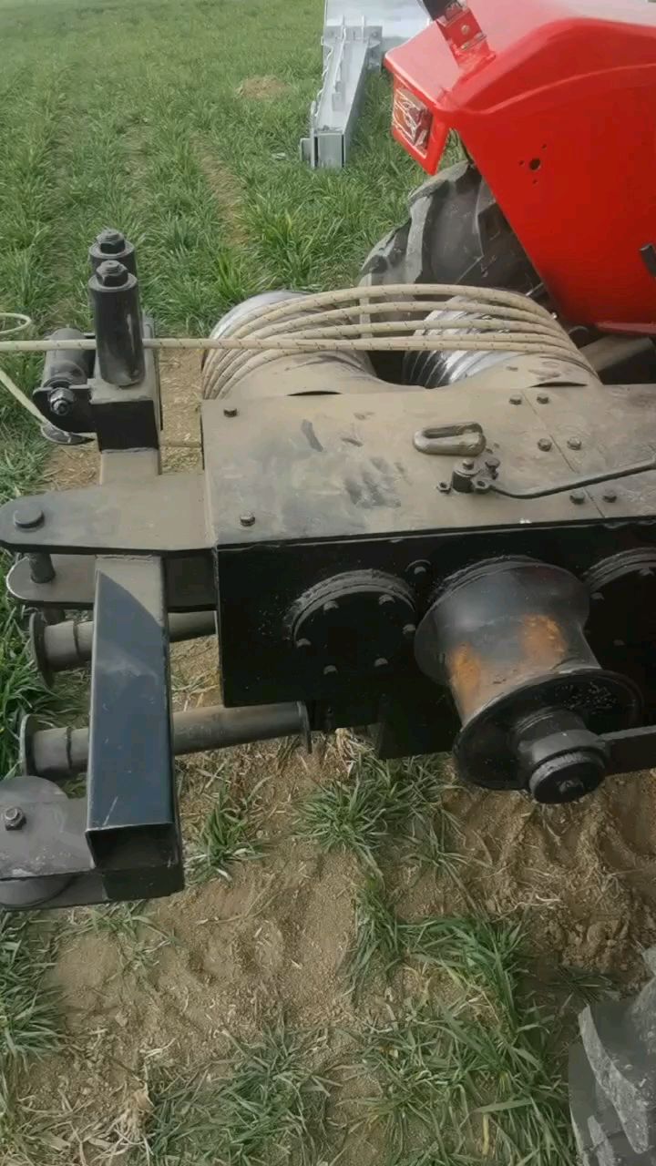 电力施工工具拖拉机绞磨施工现场