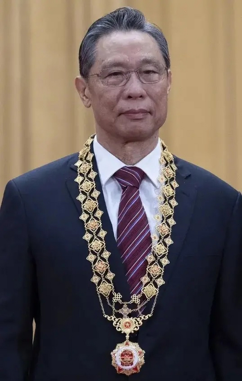 "钟南山院士在新冠时期为我国做出了巨大的贡献,但没想到如今却成为了