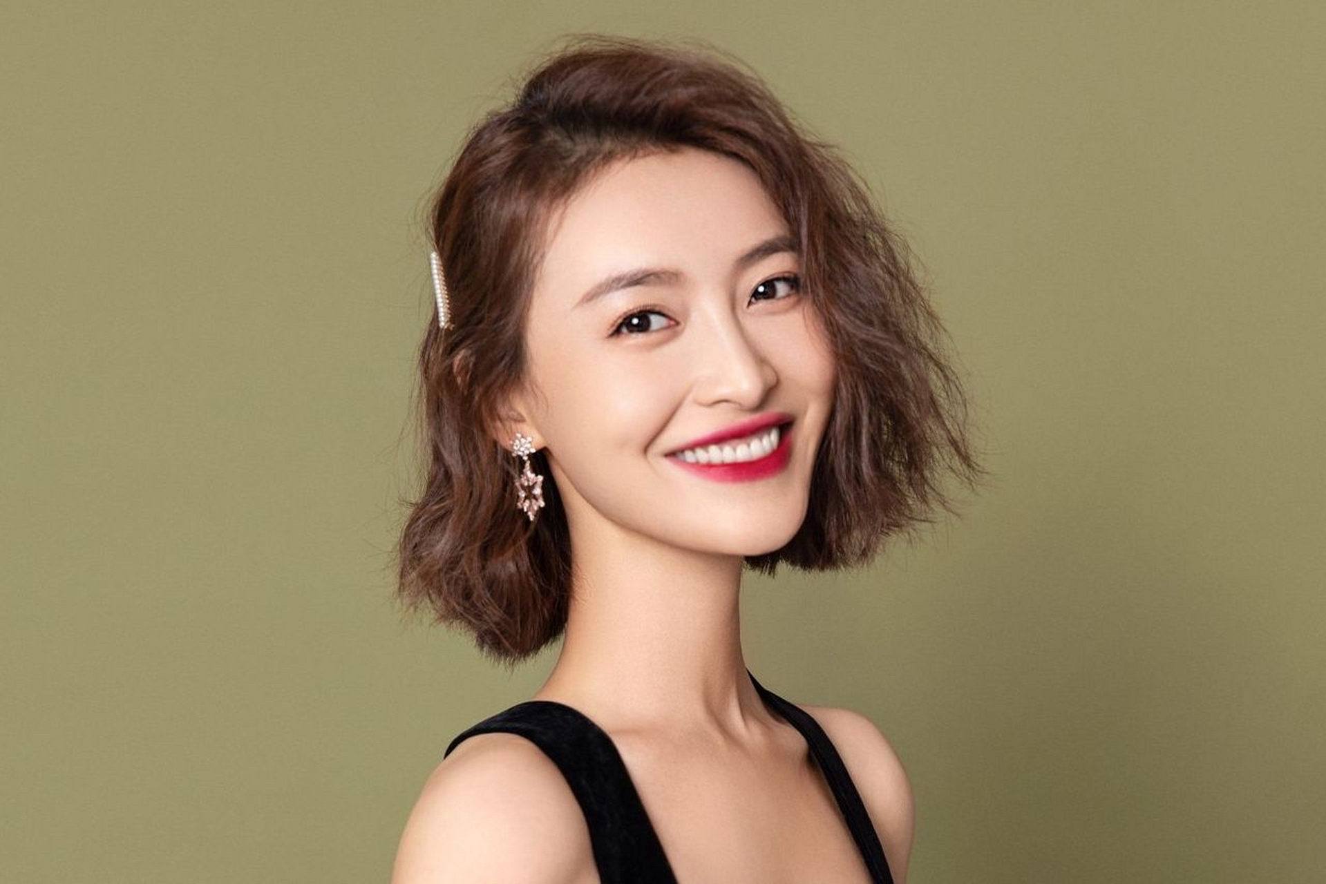 杨菲洋,原名杨洋,1989年6月8日出生于江西省赣州市章贡区,中国内地女