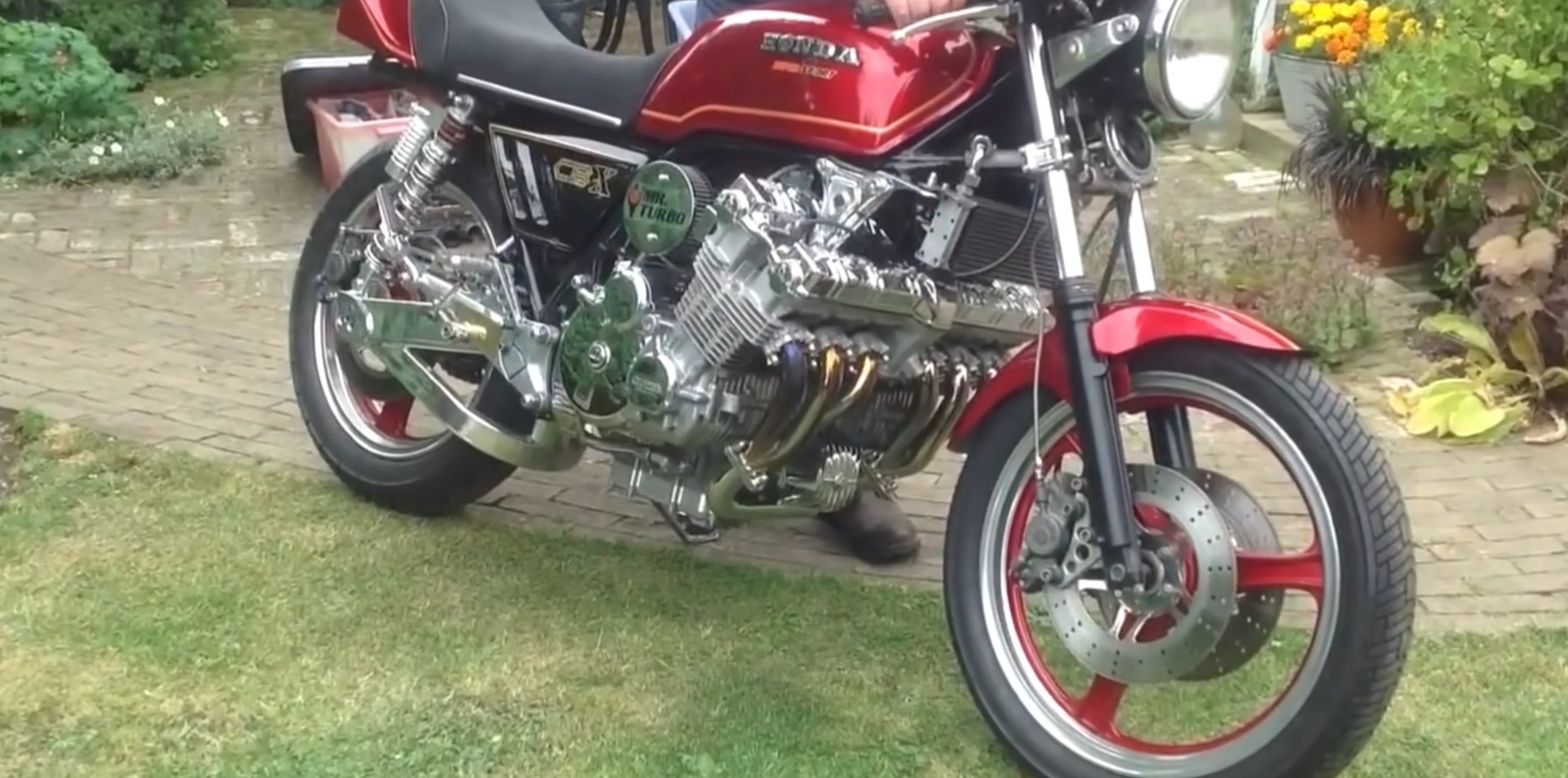 本田上世纪产的六缸街车——cbx1000,配六根排气管