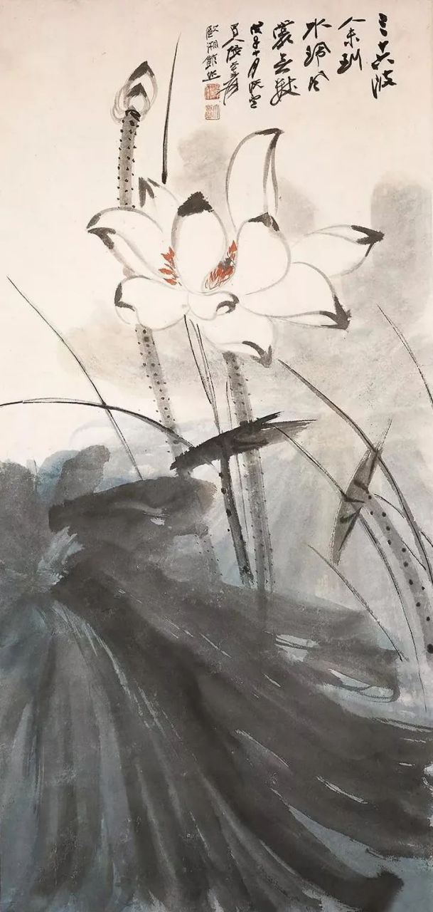 张大千的荷花素净纯美,亭亭玉立又不失潇洒飘逸,将"静若处子,动若脱兔