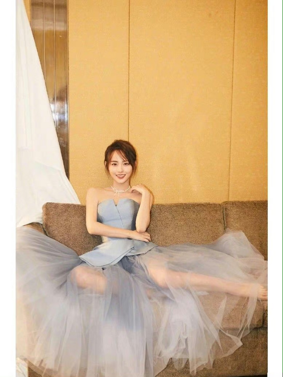 张嘉倪真的比唐嫣漂亮,青春活力满满的幸福!