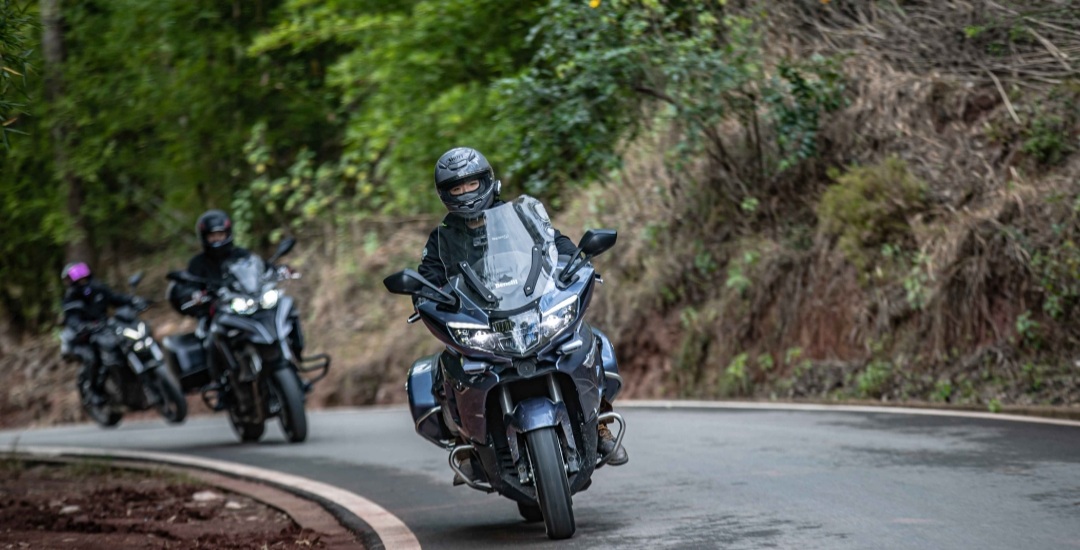 贝纳利摩托车品牌>1200gt报价车型图片-摩托范-哈罗摩托