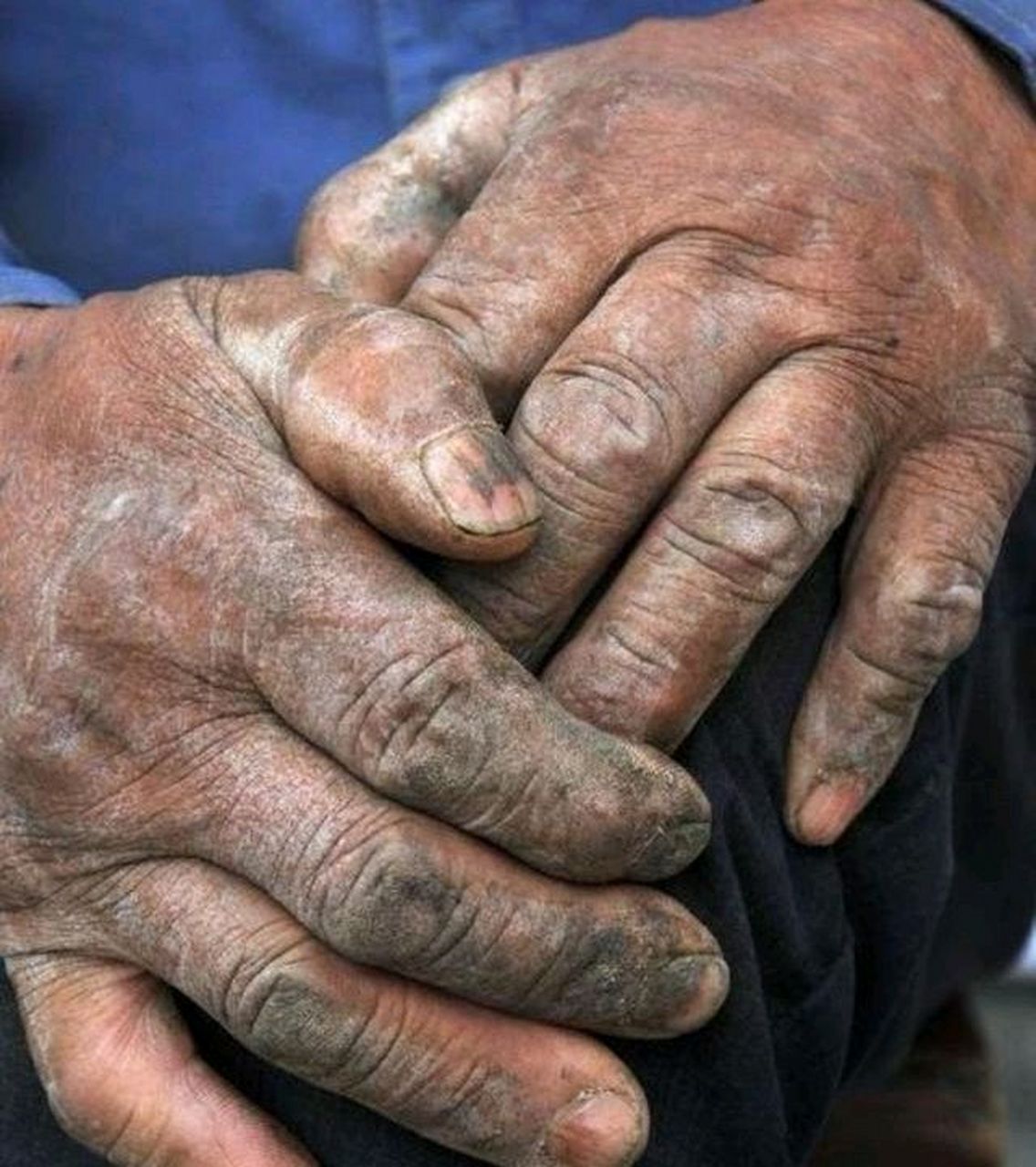 父亲的手(献给父亲节)【原创作品】  诗/李耀文  题:见王政老师发到群