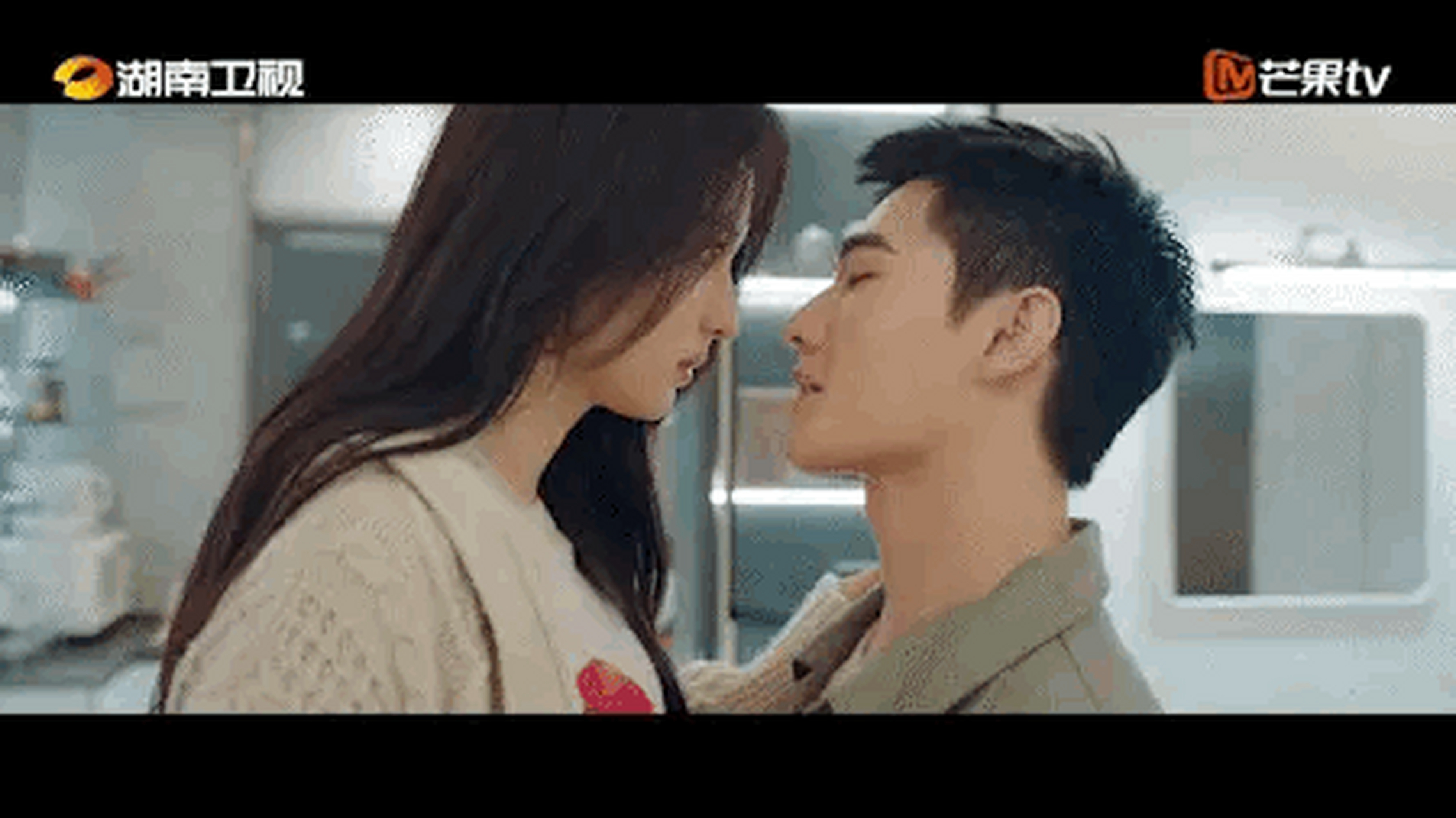 杨洋王楚然吻戏花絮,就像真情侣一样.