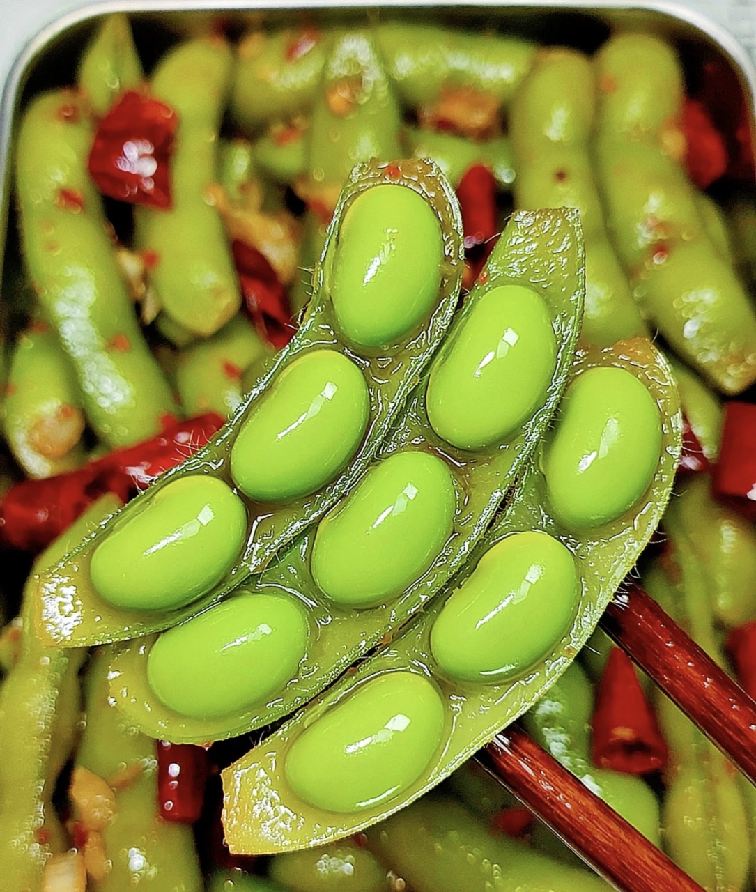 凉拌香辣毛豆,追剧下酒都很合适,香辣入味,解馋又过瘾!