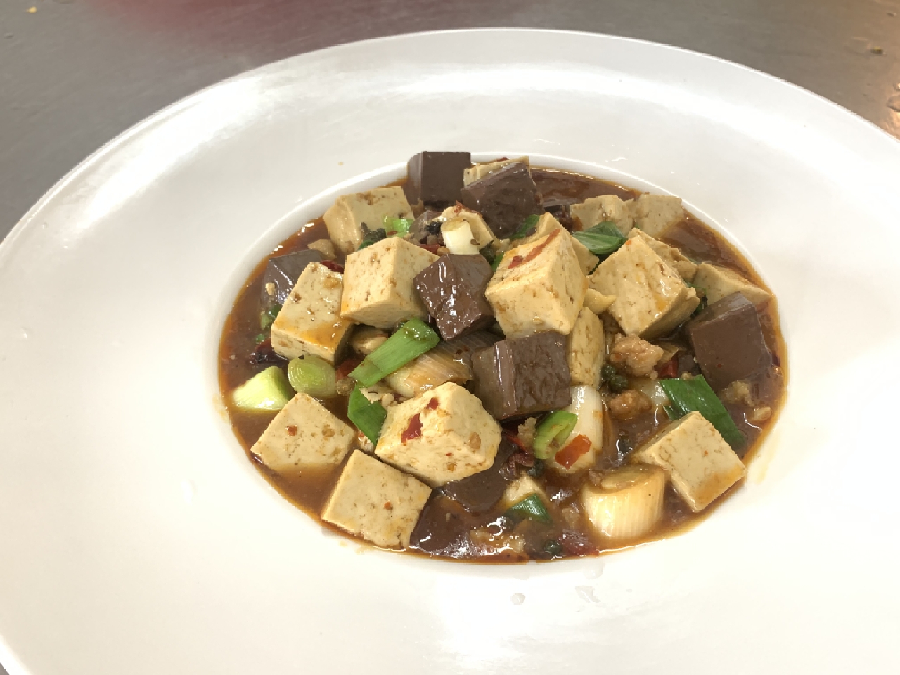 家常菜教学(黑白两道)又称豆腐烧鸭血