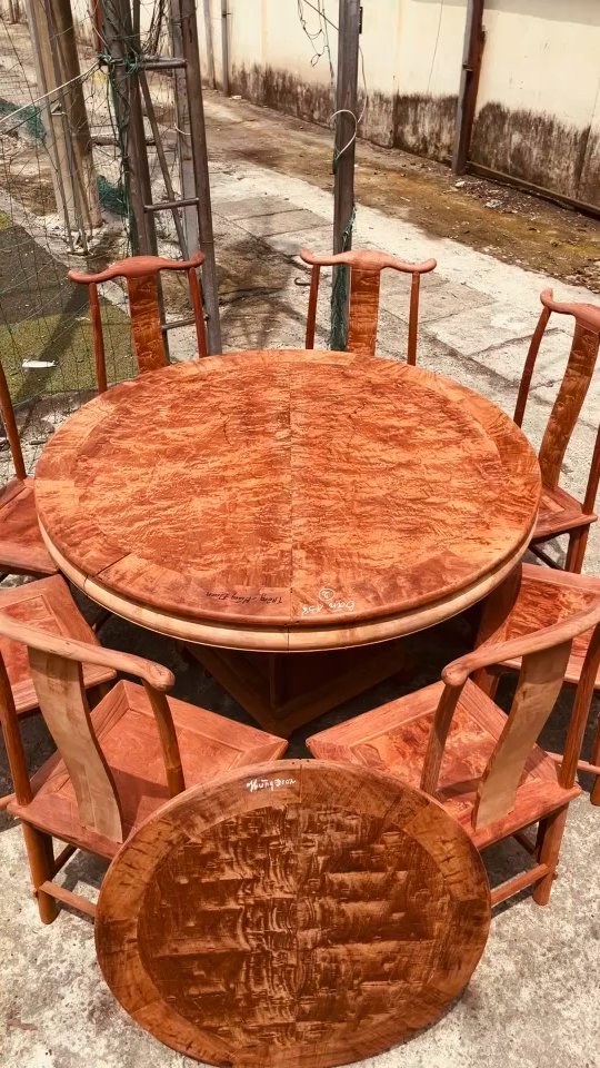 缅甸花梨大果紫檀虎皮纹明式餐桌