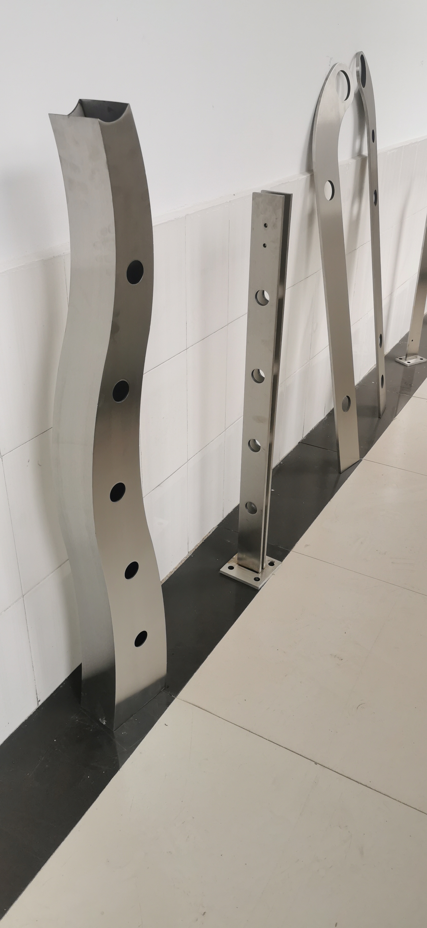 不锈钢护栏立柱图片 桥面防护栏