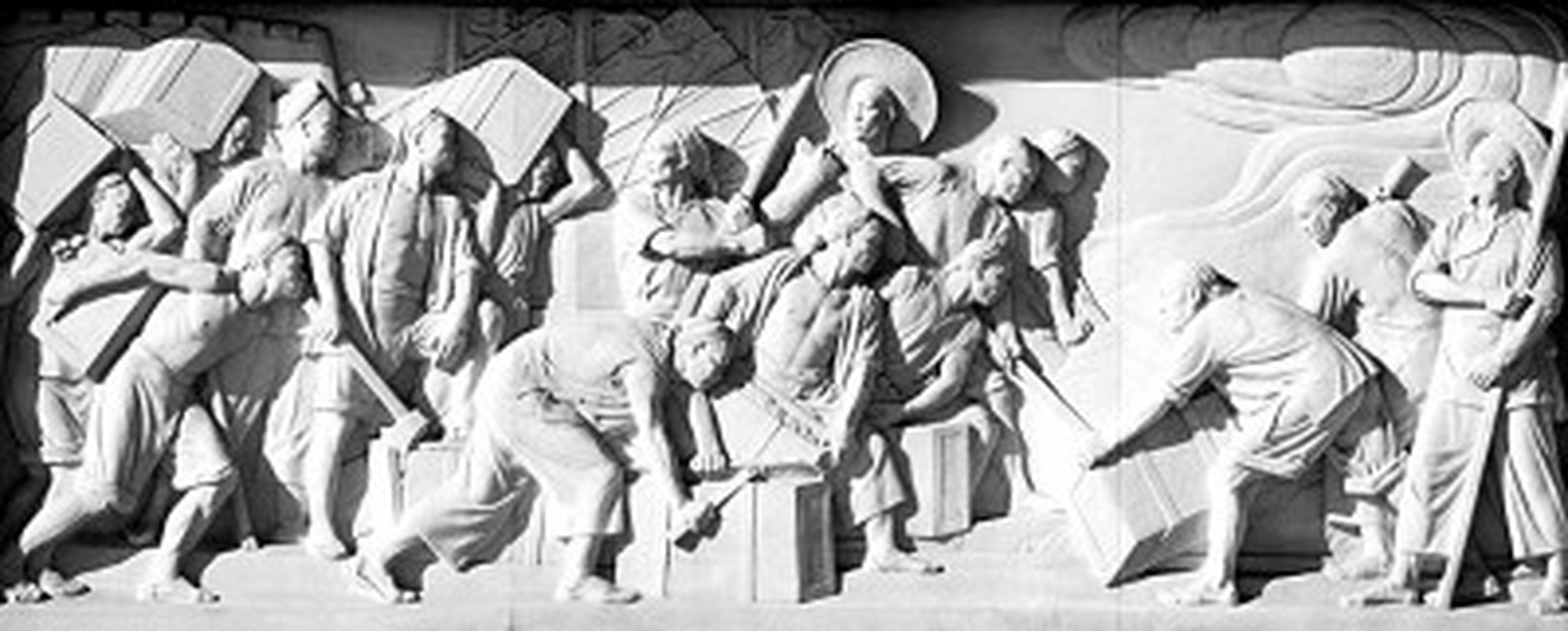 苟天林毕业于北京大学哲学系,曾任西藏自治区党委常委,宣传部部长,本