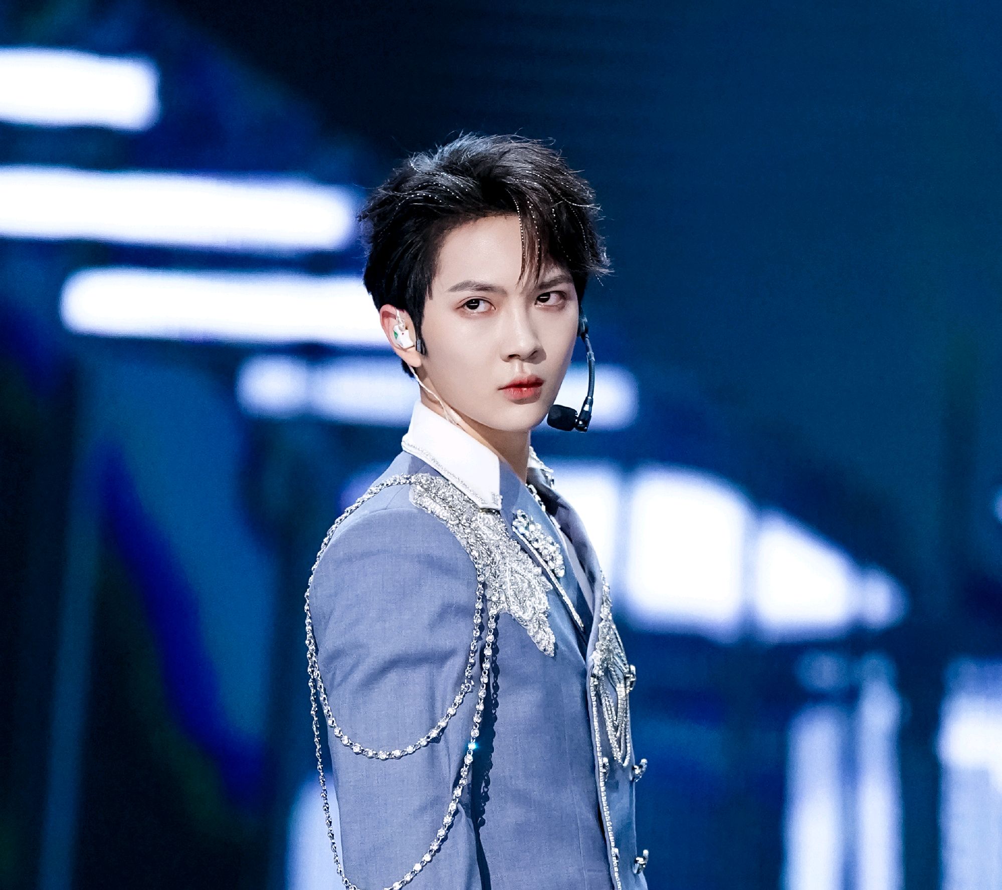 刘也创4鼓励前队友何屹繁和俞更寅要更拼