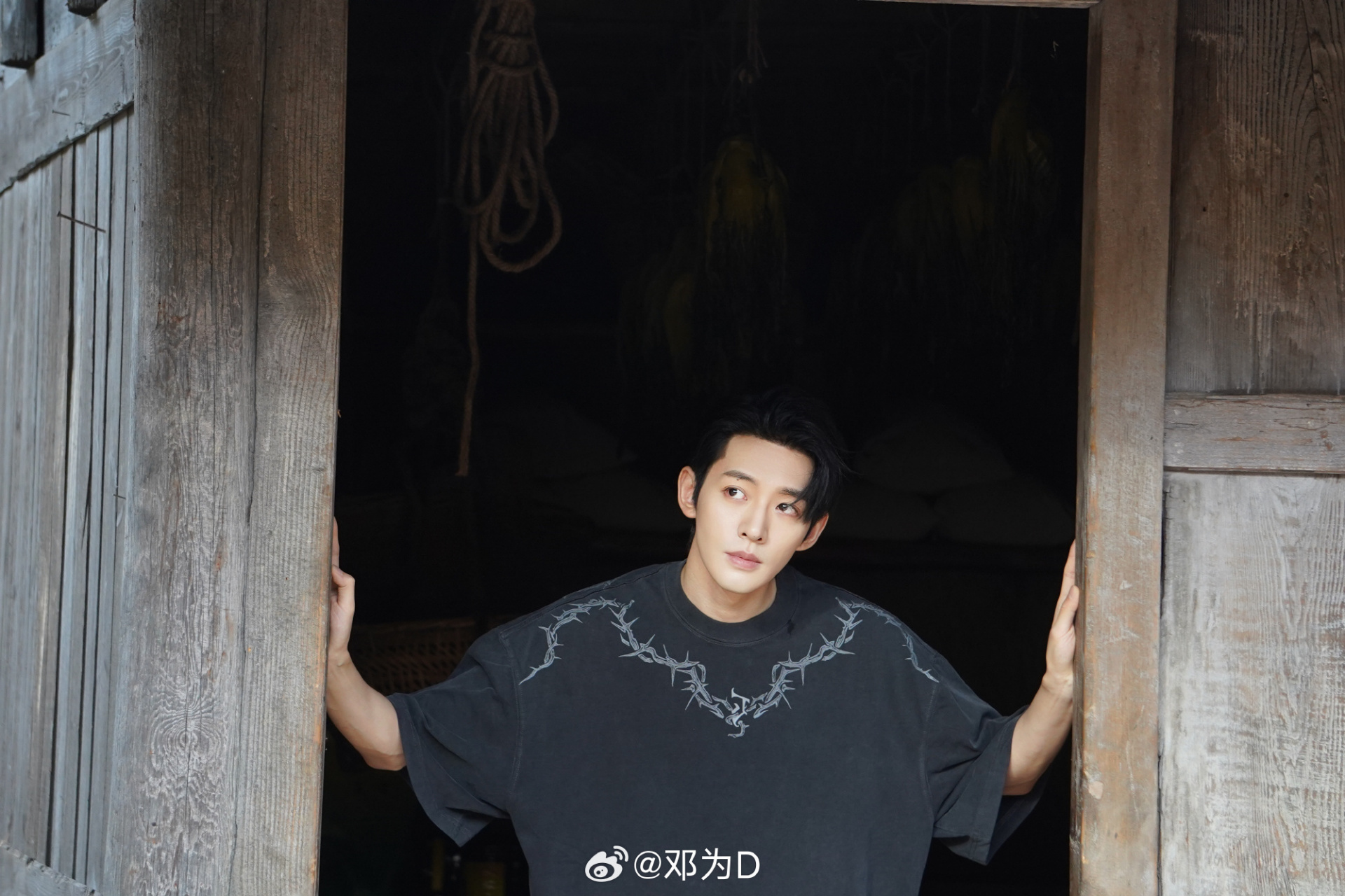 邓为重回清水镇,有没有一种穿越的感觉,这里的叶十七是个眼里有活的好