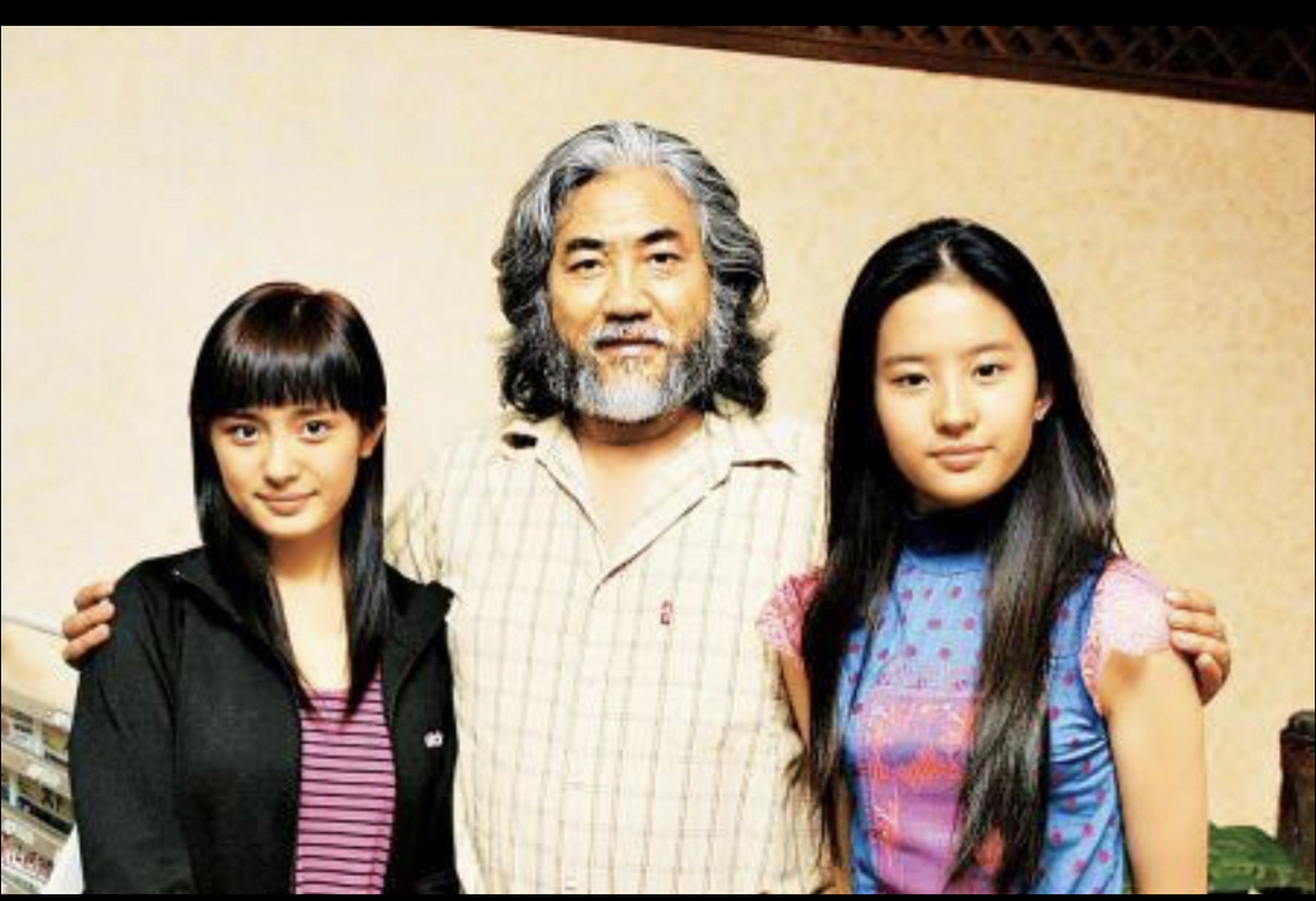 第一张照片乍一看以为周杰伦秃了呢[左捂脸] 那会杨幂好灵动,好美