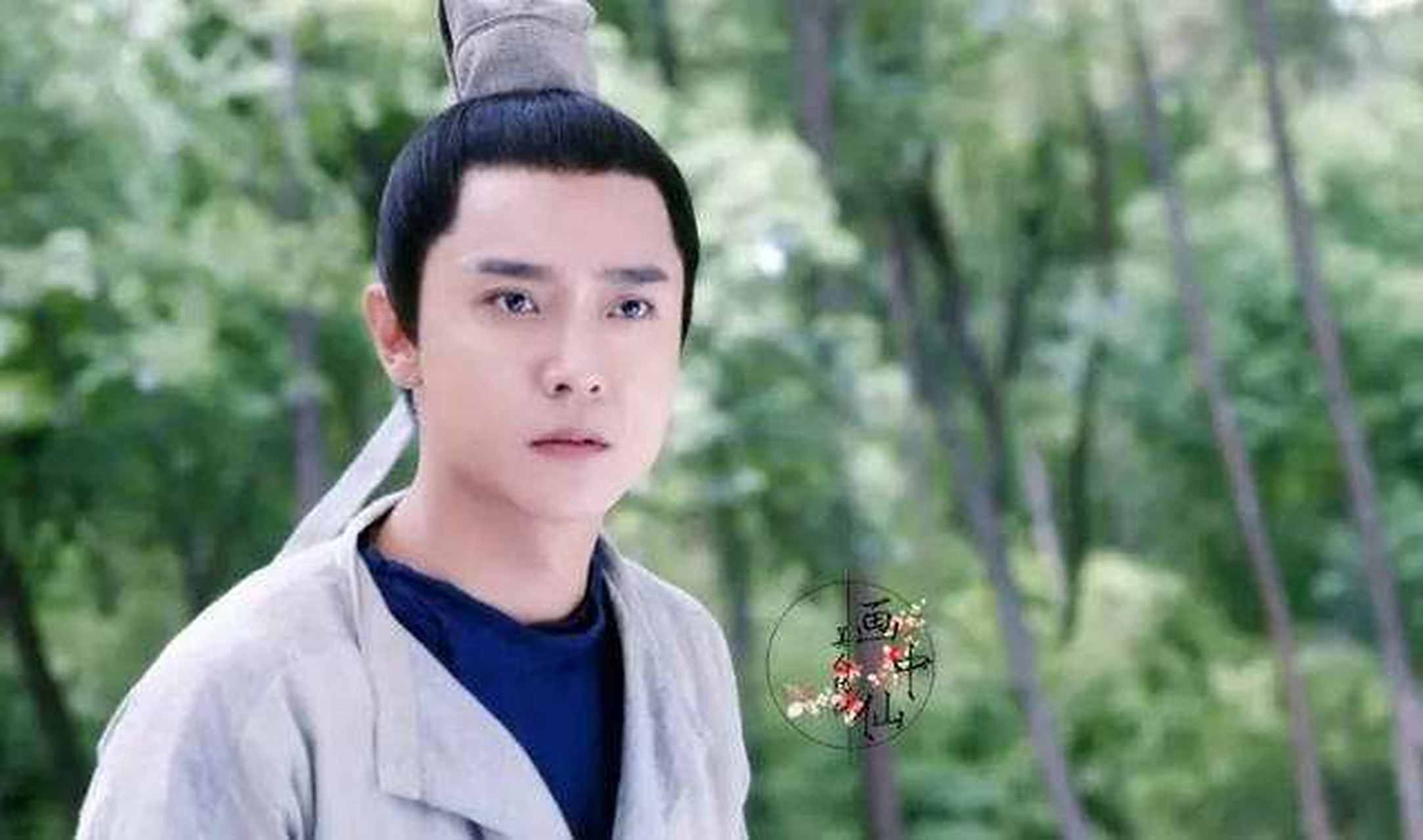 他饰演的东方彧卿颜值跟演技都在线,让人眼前一亮!