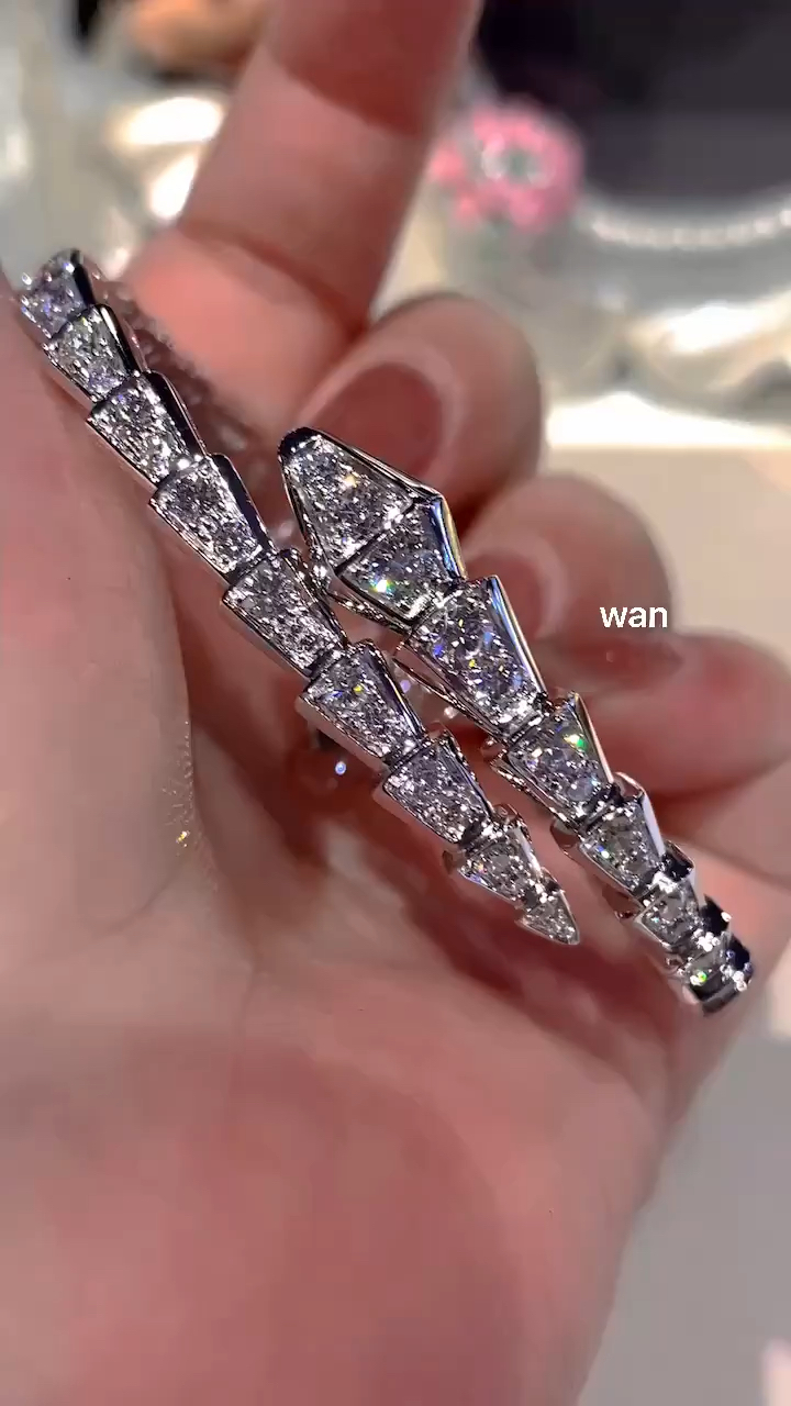 宝格丽 满钻灵蛇手镯#手镯#奢侈品#同城