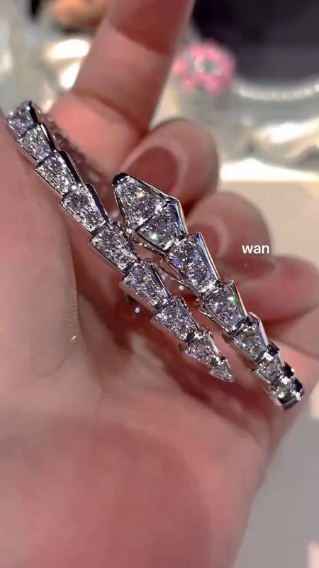 宝格丽 满钻灵蛇手镯#手镯#奢侈品#同城