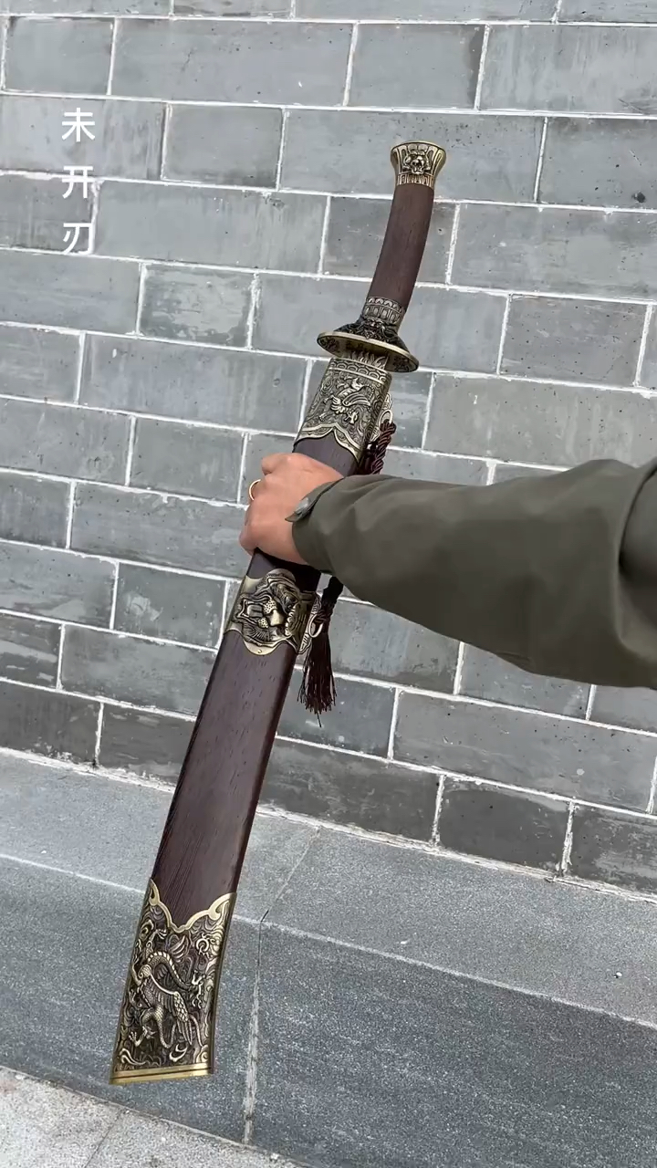 龙虎刀,工艺品摆件