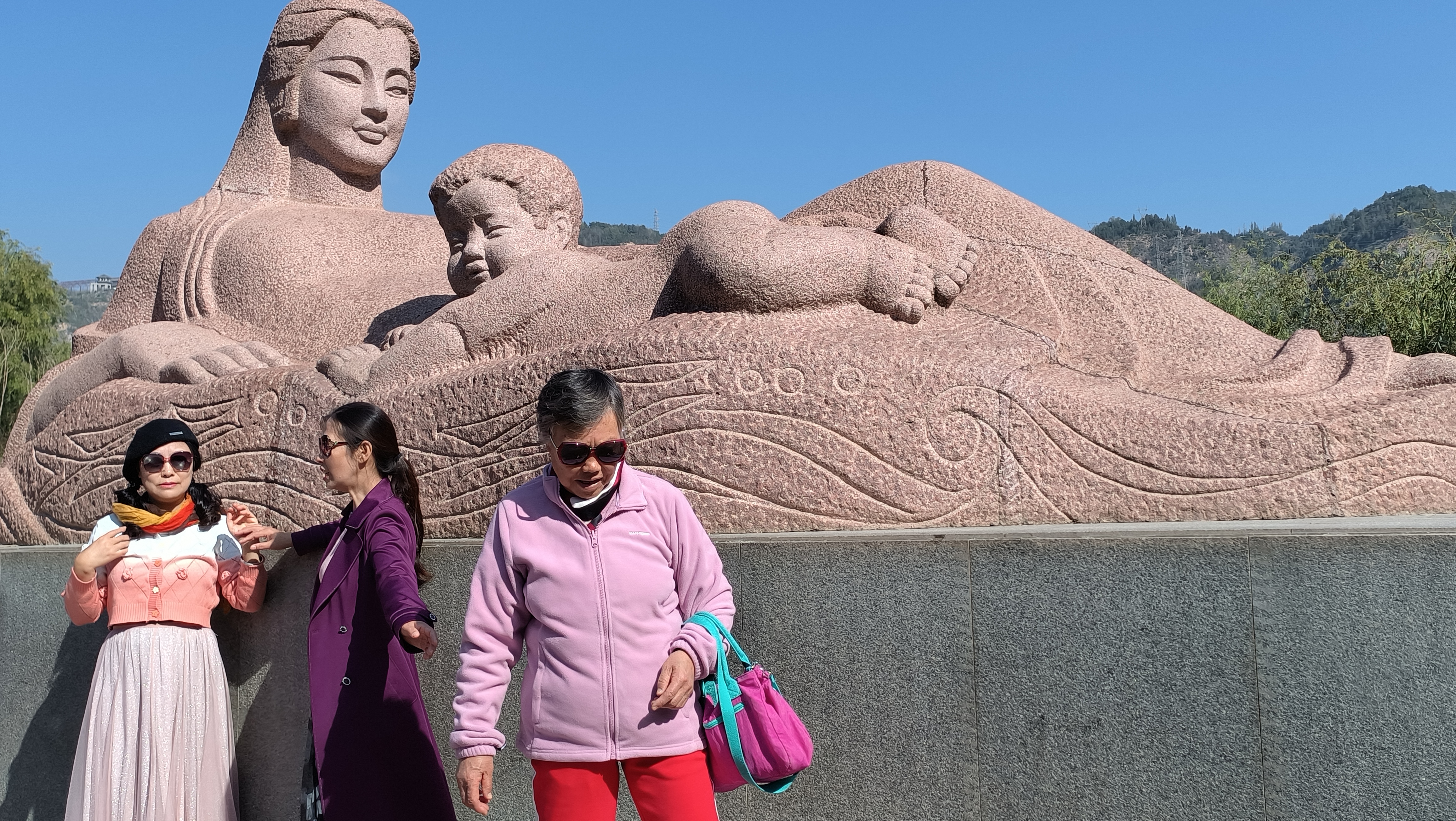 青铜峡黄河女神像是谁图片