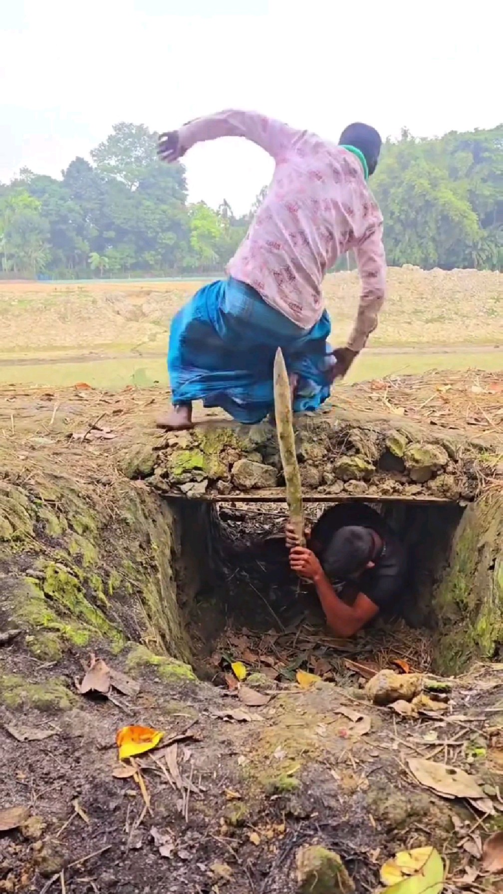 老外:印度三哥恶搞真会玩,看一遍笑一遍,笑到肚子疼,搞笑视频