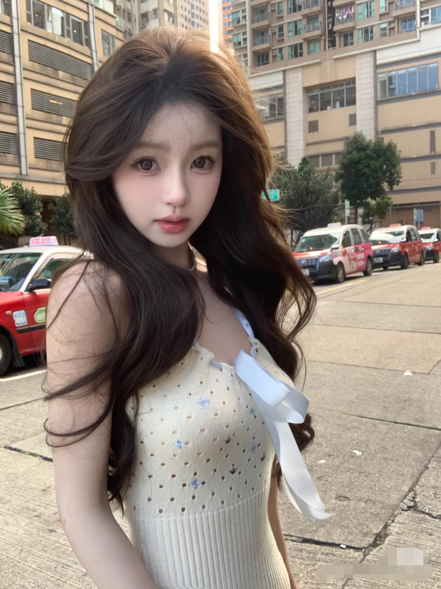 王思聪女友懒懒香港自拍,真是太漂亮了,不少男粉丝被其脸控了,她的