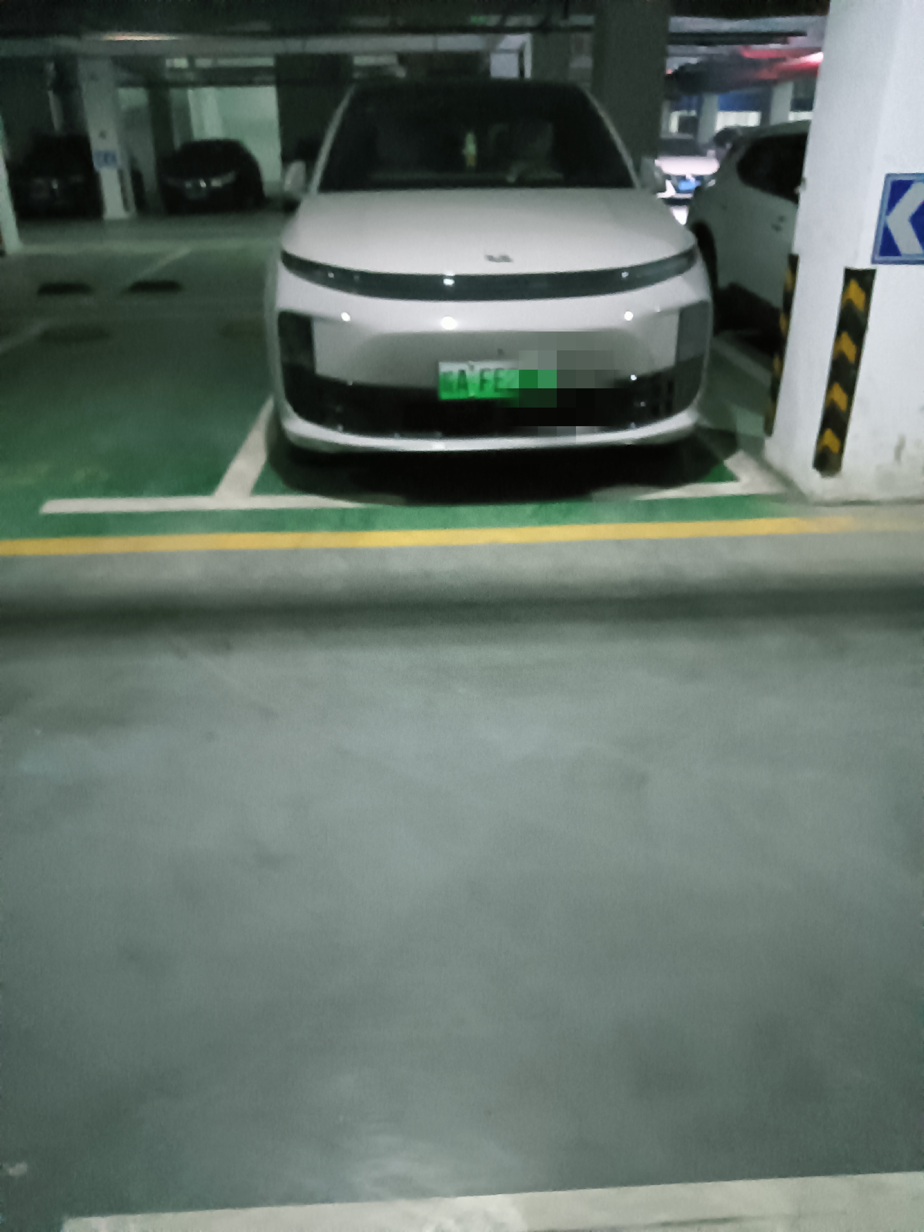 车位的尺寸标准和停放是不是也得按照不同占地面积去规划停车位和收费