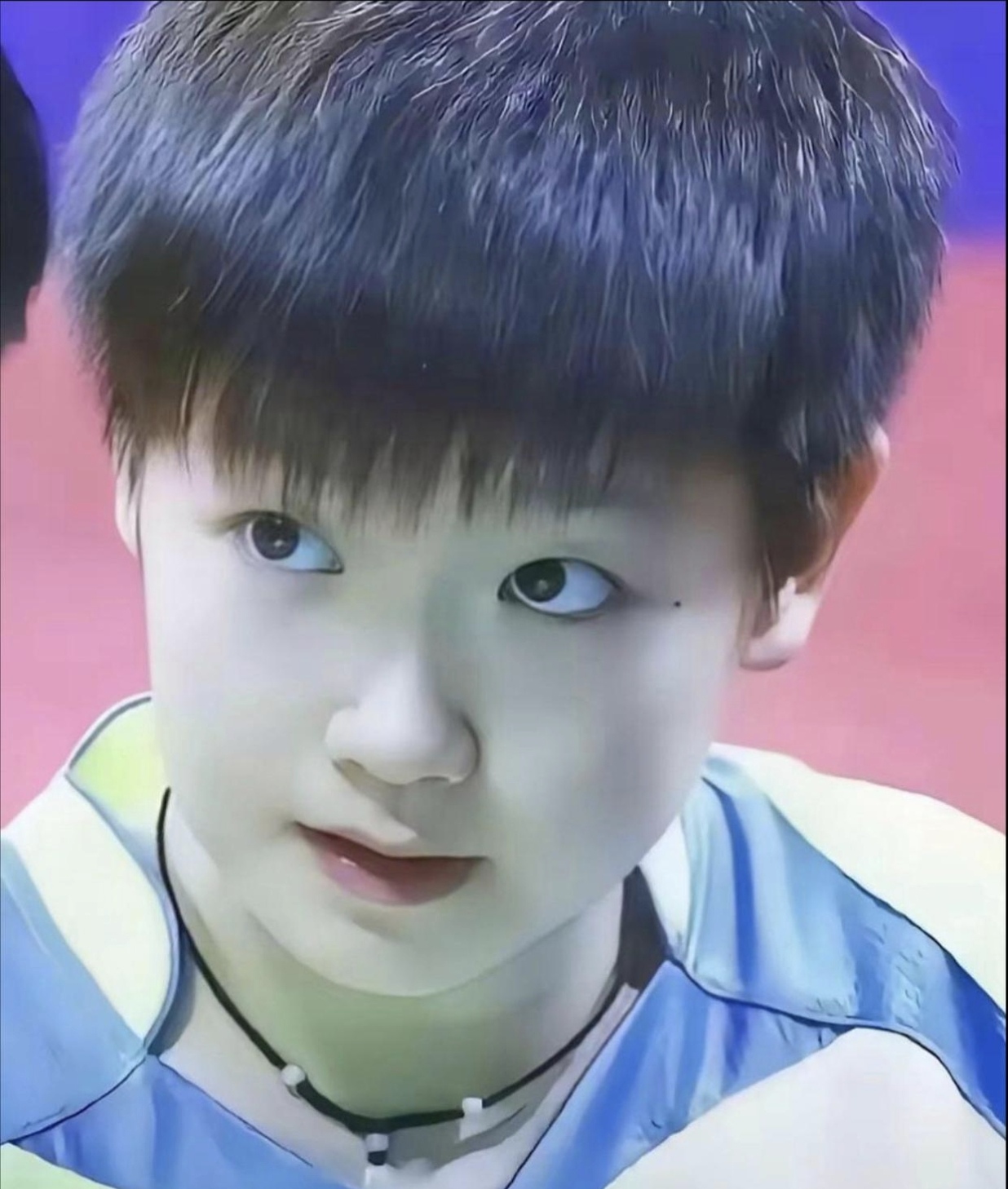 大胖哀怨地向头哥抱怨,头哥却一演员裘慕远小时候照片裘慕远