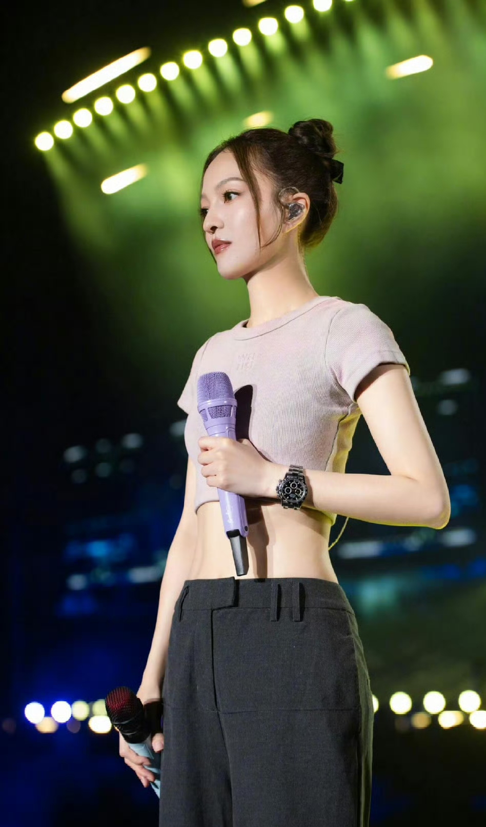 张韶涵你的"小肚子"不见了