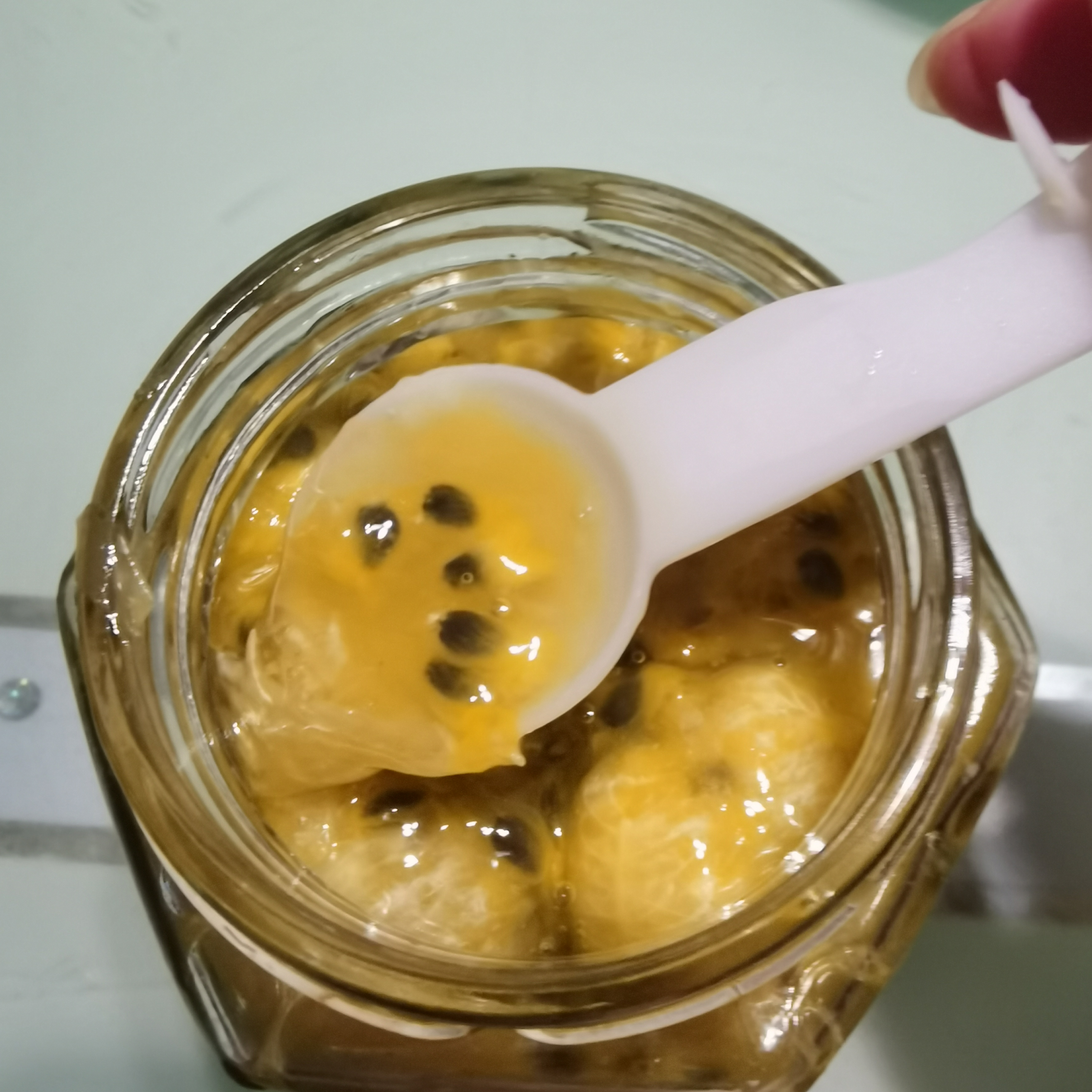 家里的蜂蜜放几年了还能喝吗(家里蜂蜜放了3年了可以吃吗)