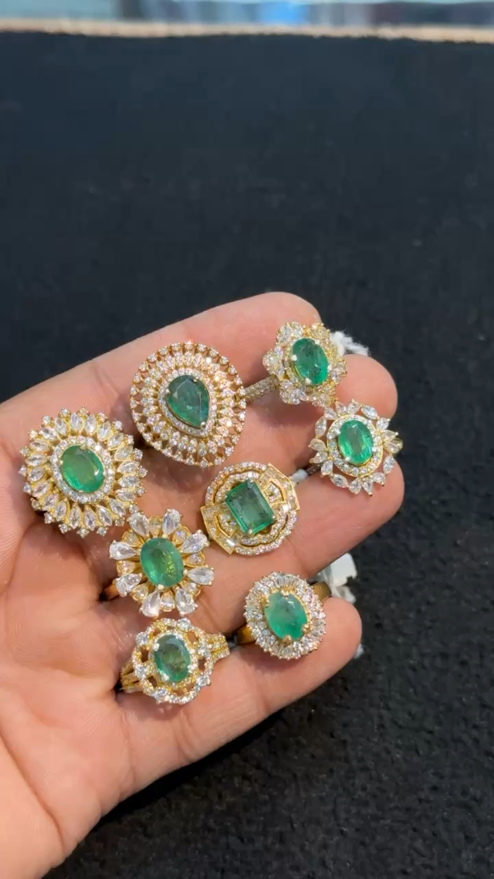 尼泊尔天然彩色宝石镶嵌戒指