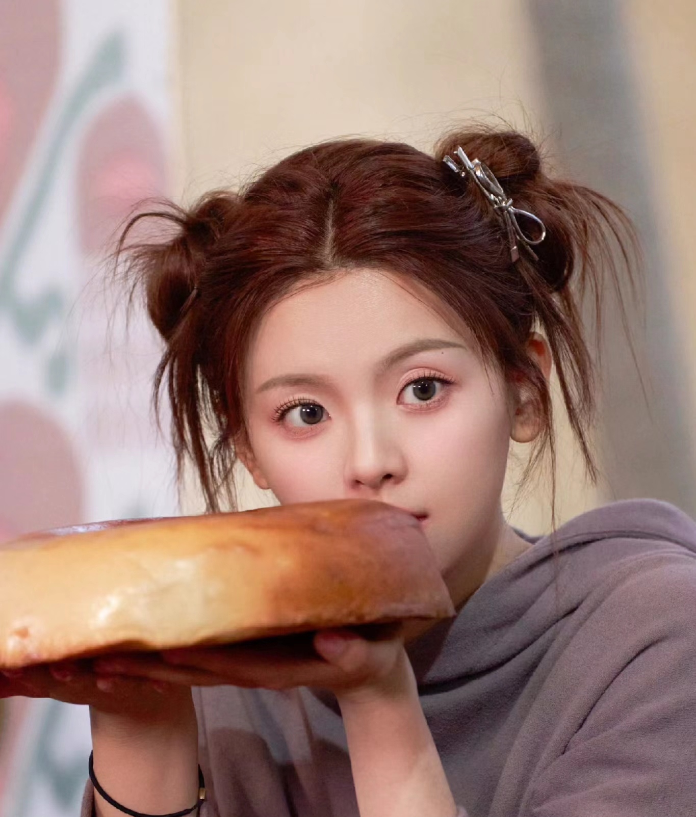 杨超越的长相,绝对是老天爷赏饭吃呀,要不然她也不可能从一个普通的