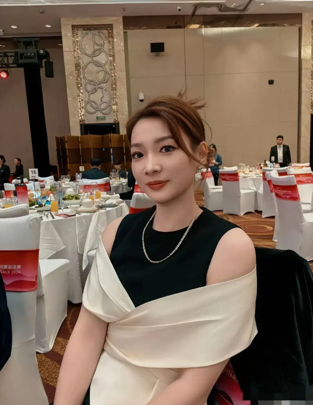 黄雅琼打扮漂亮好迷人,呵!